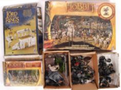 COLLECTION OF WARHAMMER LOTR AND HOBBIT WARGAMING FIGURES