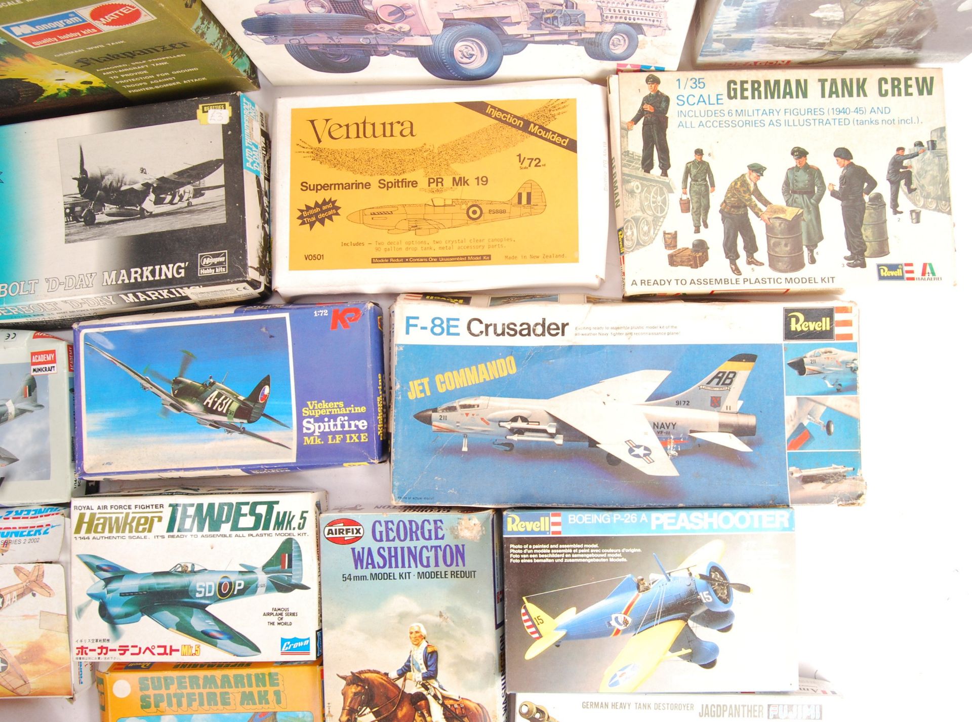 LARGE COLLECTION ASSORTED VINTAGE PLASTIC MODEL KITS - Image 5 of 5