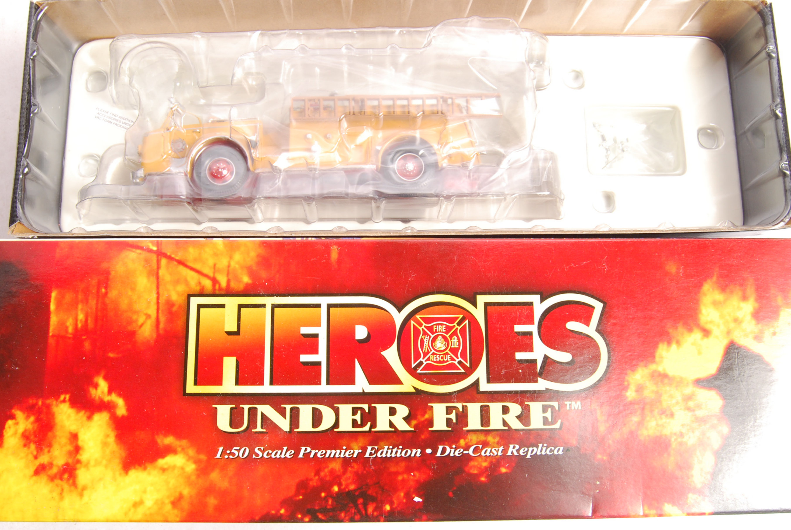 COLLECTION OF CORGI HEROES UNDER FIRE DIECAST FIRE ENGINES - Image 4 of 4