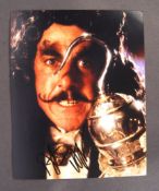 HOOK - DUSTIN HOFFMAN - RARE SIGNED 8X10" PHOTOGRAPH