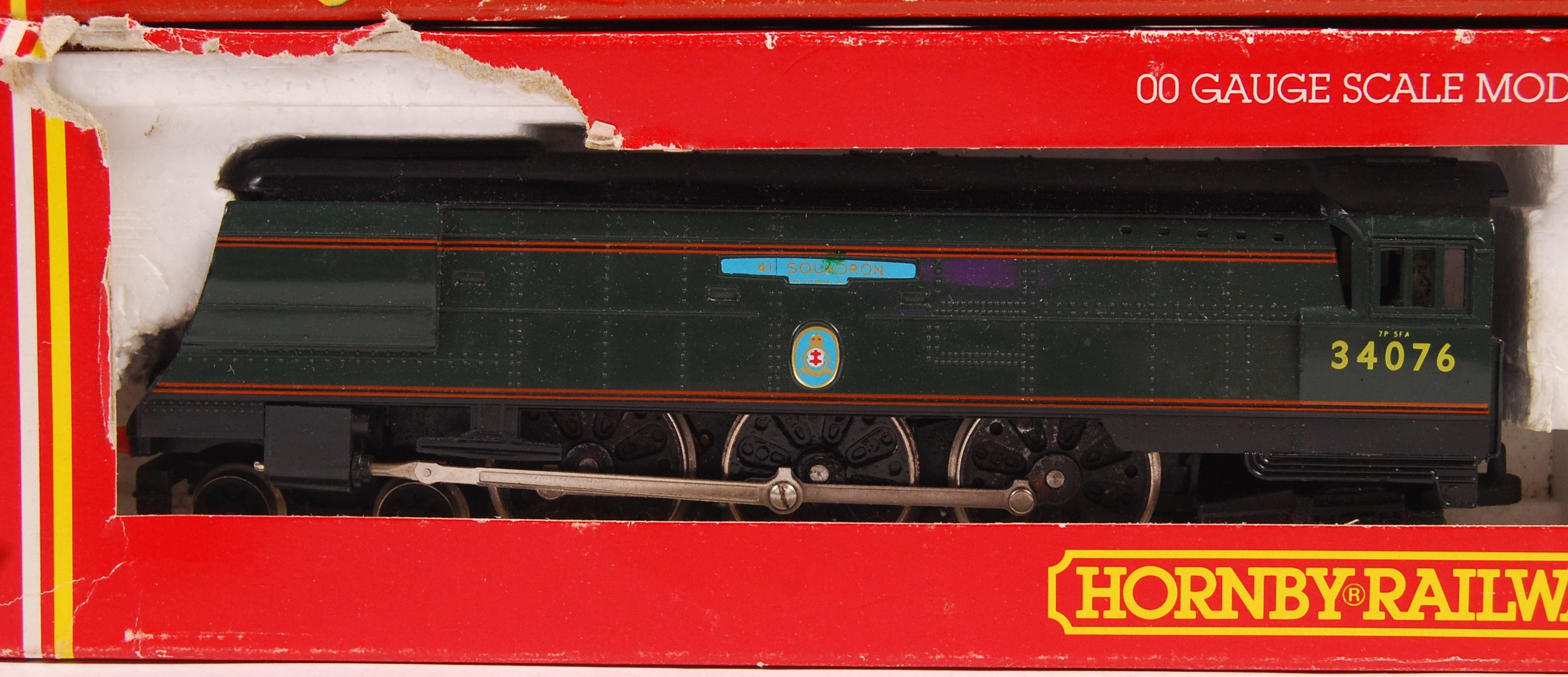 TWO HORNBY 00 GAUGE BATTLE OF BRITAIN CLASS LOCOMOTIVES - Image 2 of 6