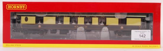 HORNBY 00 GAUGE BOXED MODEL RAILWAY COACH