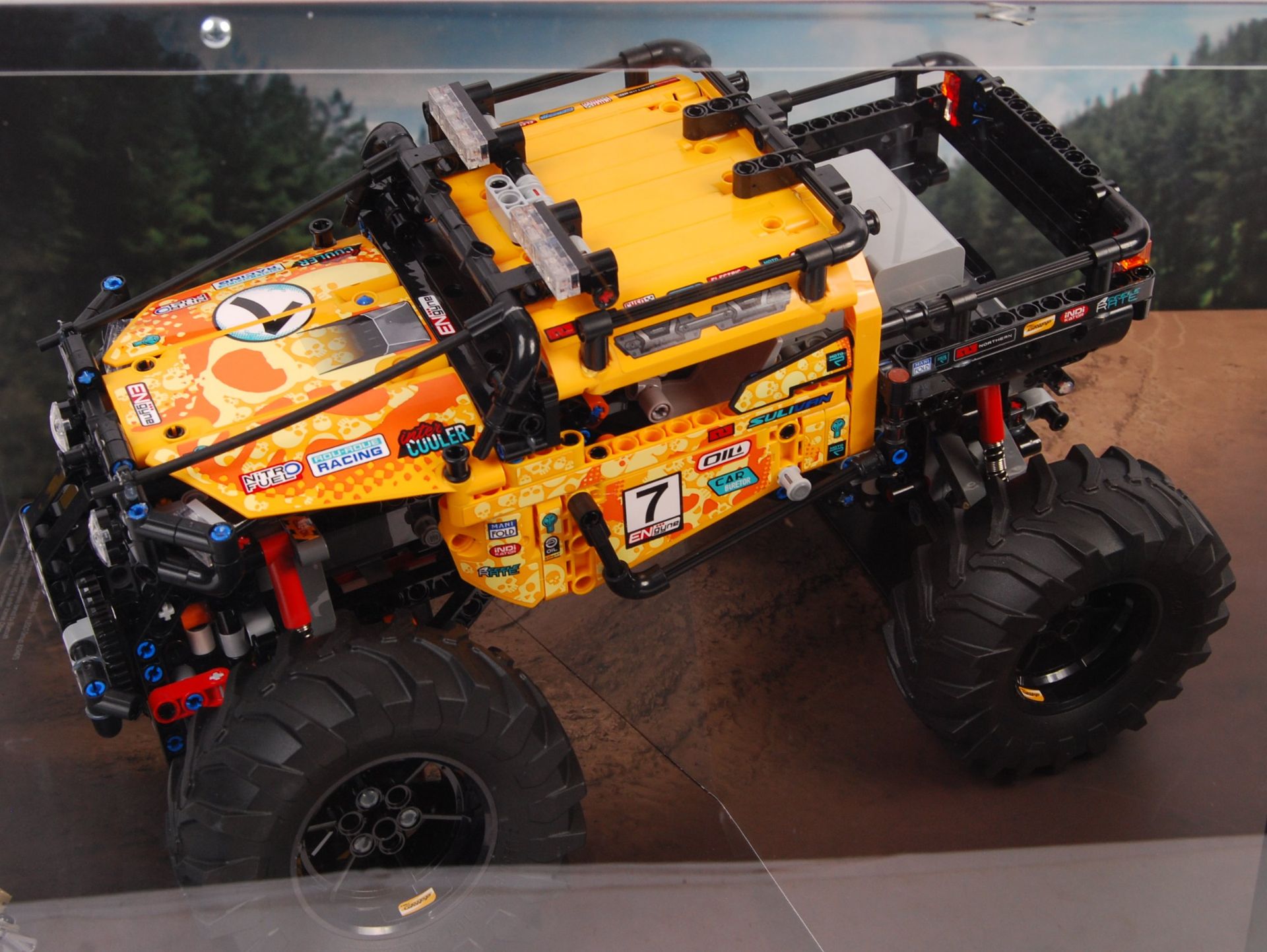 LEGO SHOP DISPLAY CABINET FOR TECHNIC SERIES - Image 2 of 4