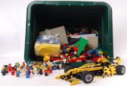 GOOD COLLECTION OF ASSORTED LEGO AND MINIFIGURES