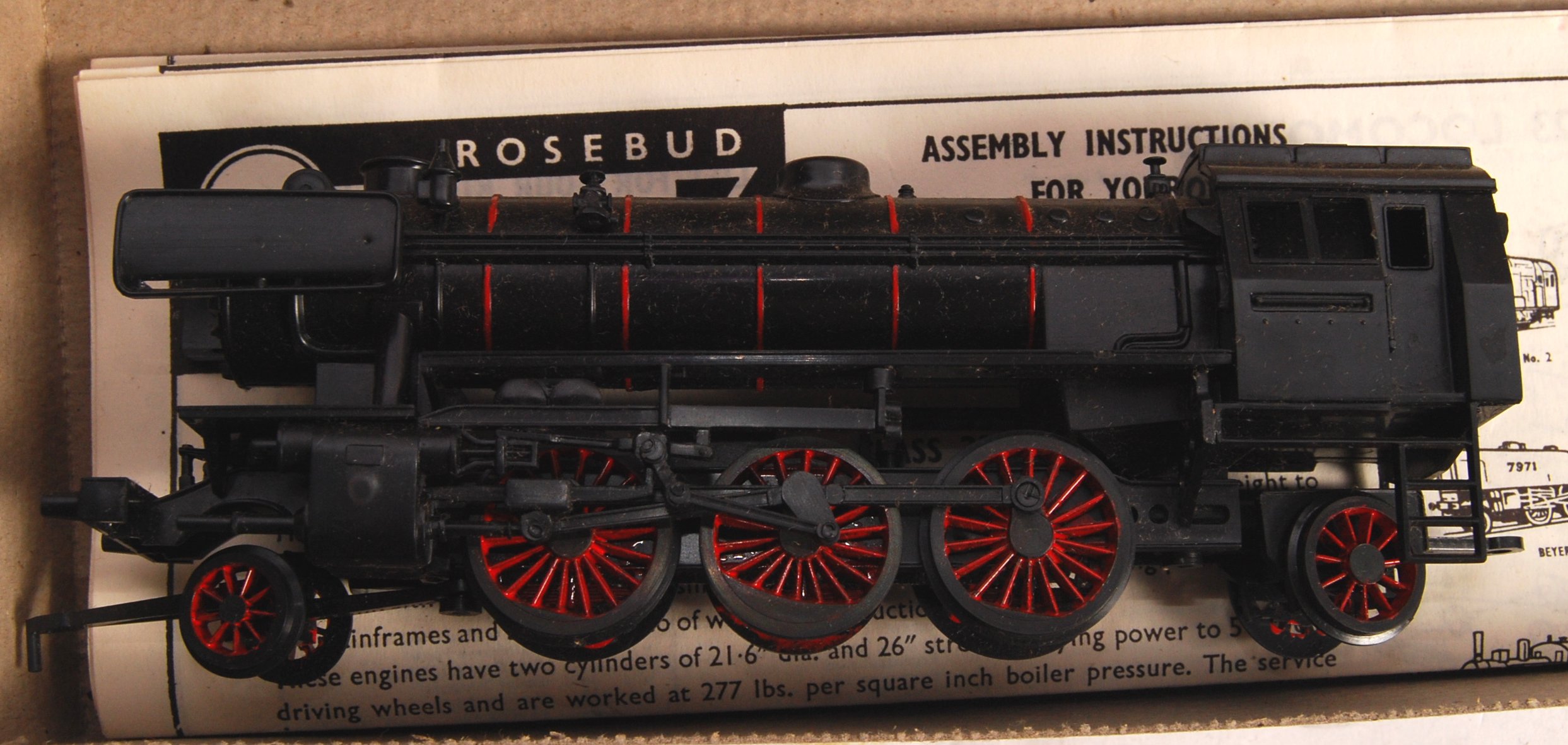 COLLECTION OF ASSORTED KIT BUILT MODEL RAILWAY LOCOS AND WAGONS - Image 4 of 6