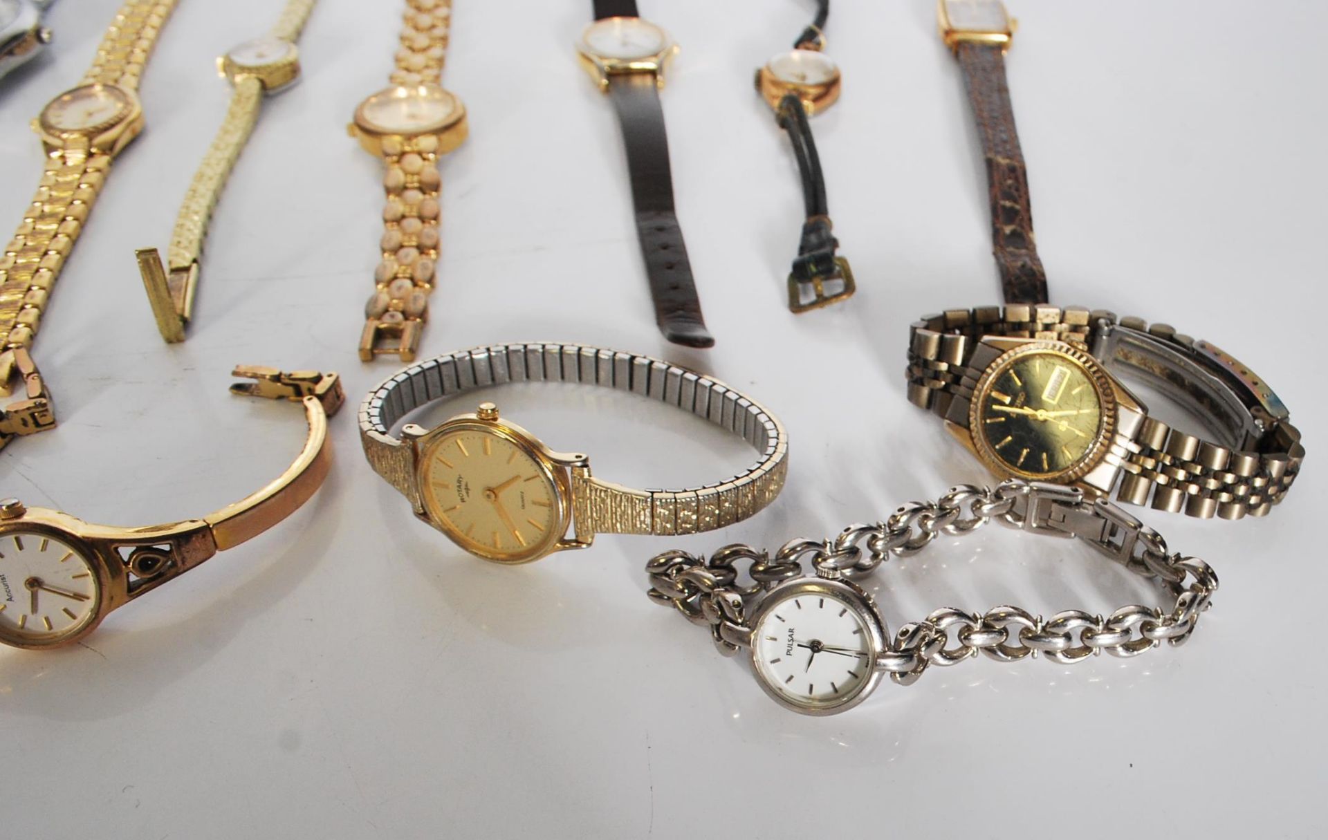 A collection of vintage ladies cocktail watches to include an Omega cocktail watch with baton - Bild 8 aus 12