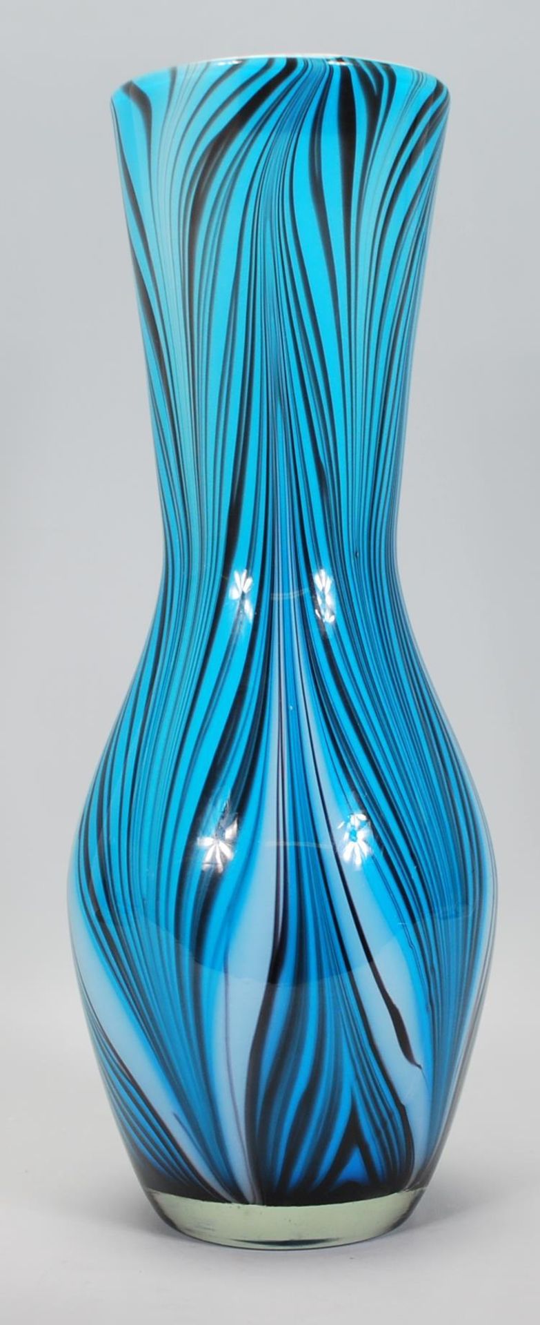 A vintage retro 20th Century glass vase of rounded body form with tapering hourglass neck having - Image 3 of 6