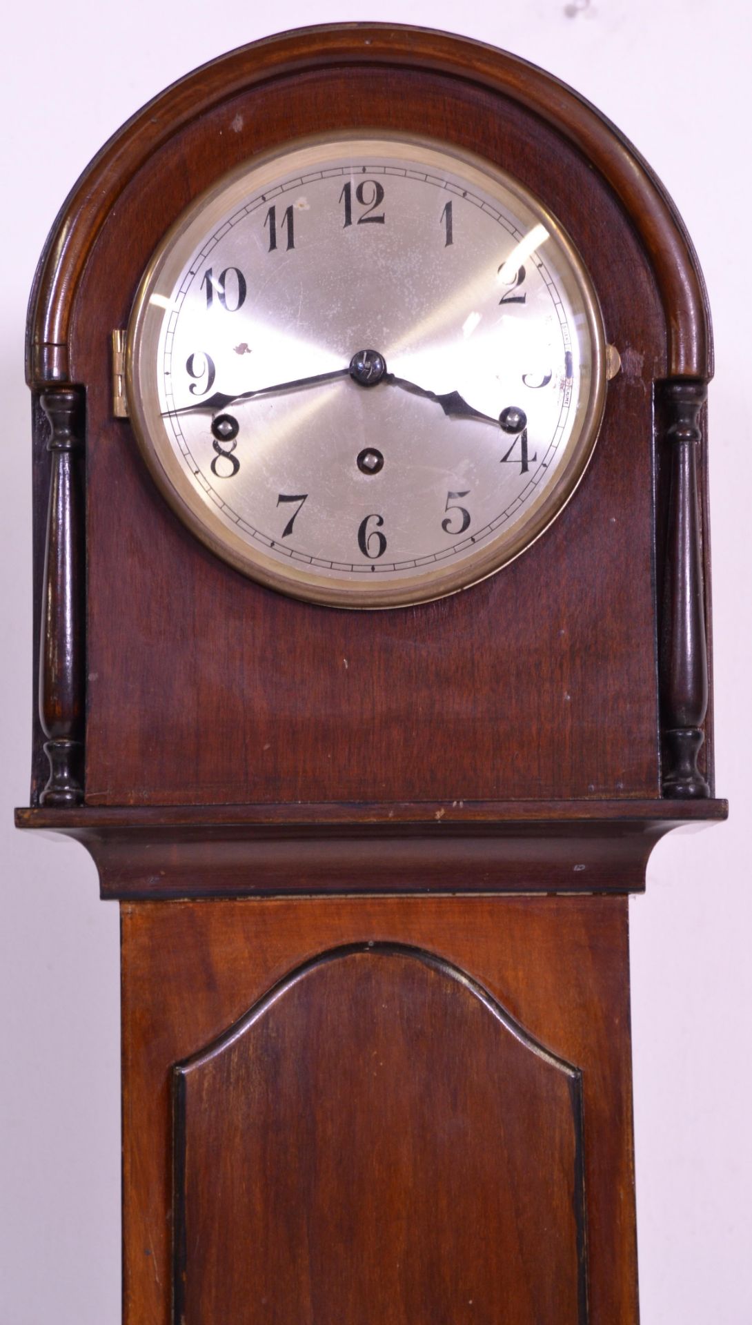 A 20th Century 1930's / 40's Art Deco mahogany cased granddaughter clock. The clock having a - Bild 2 aus 4