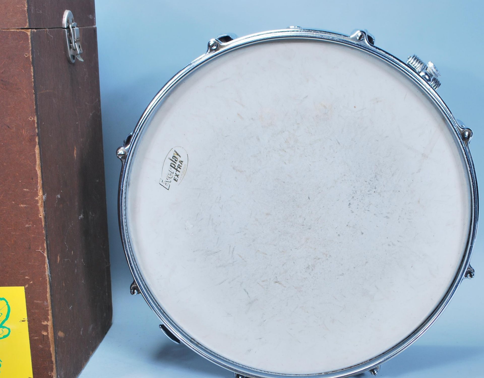A good chrome Premier made 14 inch Snare Drum having a dark silver metallic coloured body. - Bild 3 aus 8