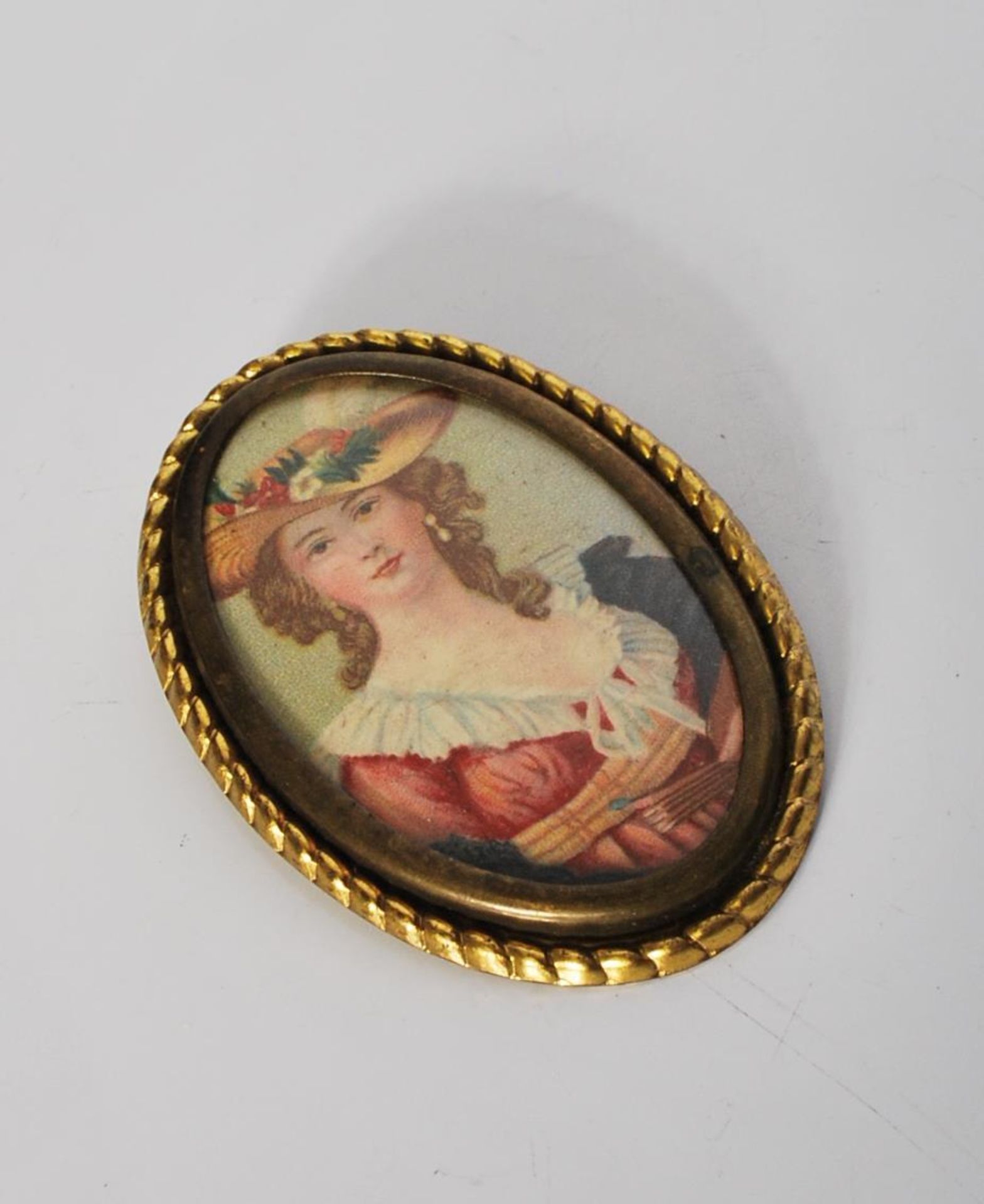 A collection of 14 portrait miniature printed panels of oval form on metal backs depicting Henrietta - Bild 7 aus 7