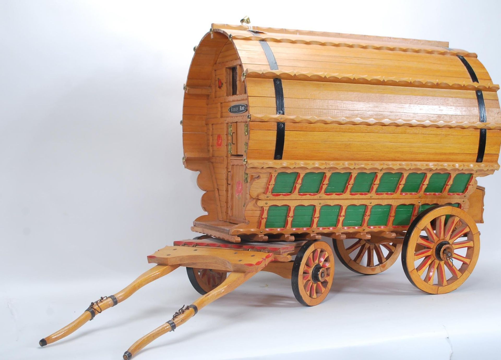 A large vintage 20th Century Gypsy Caravan and shire horse. The gypsy wagon of domed form with - Bild 2 aus 10