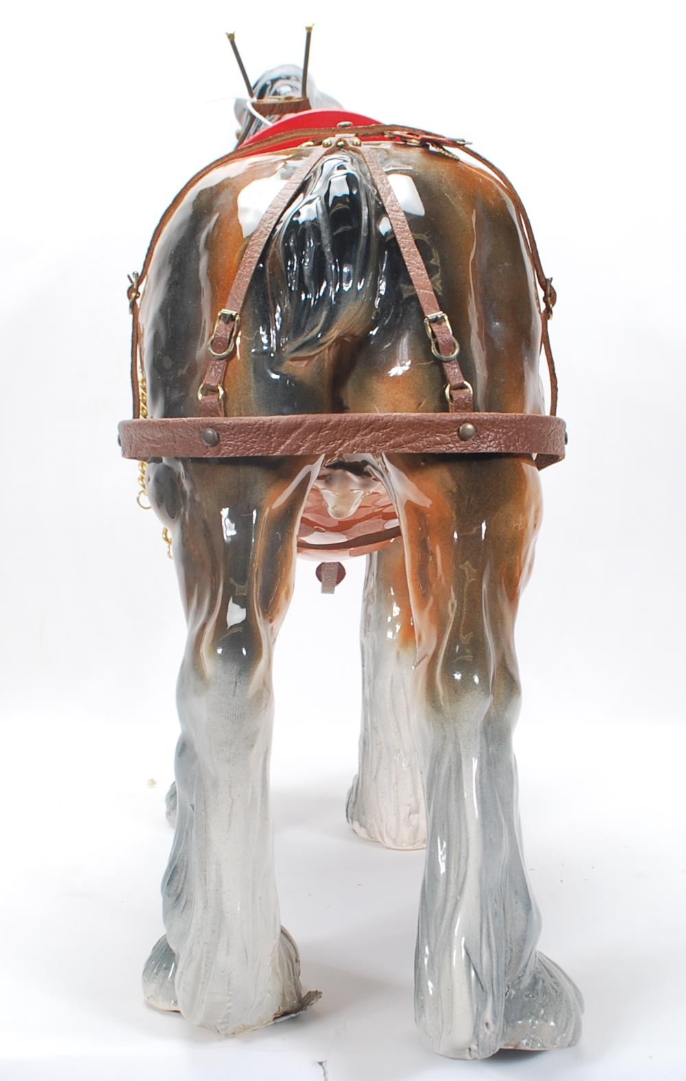 A large vintage 20th Century ceramic figure ornament of a shire horse in the manor of Beswick having - Image 3 of 6