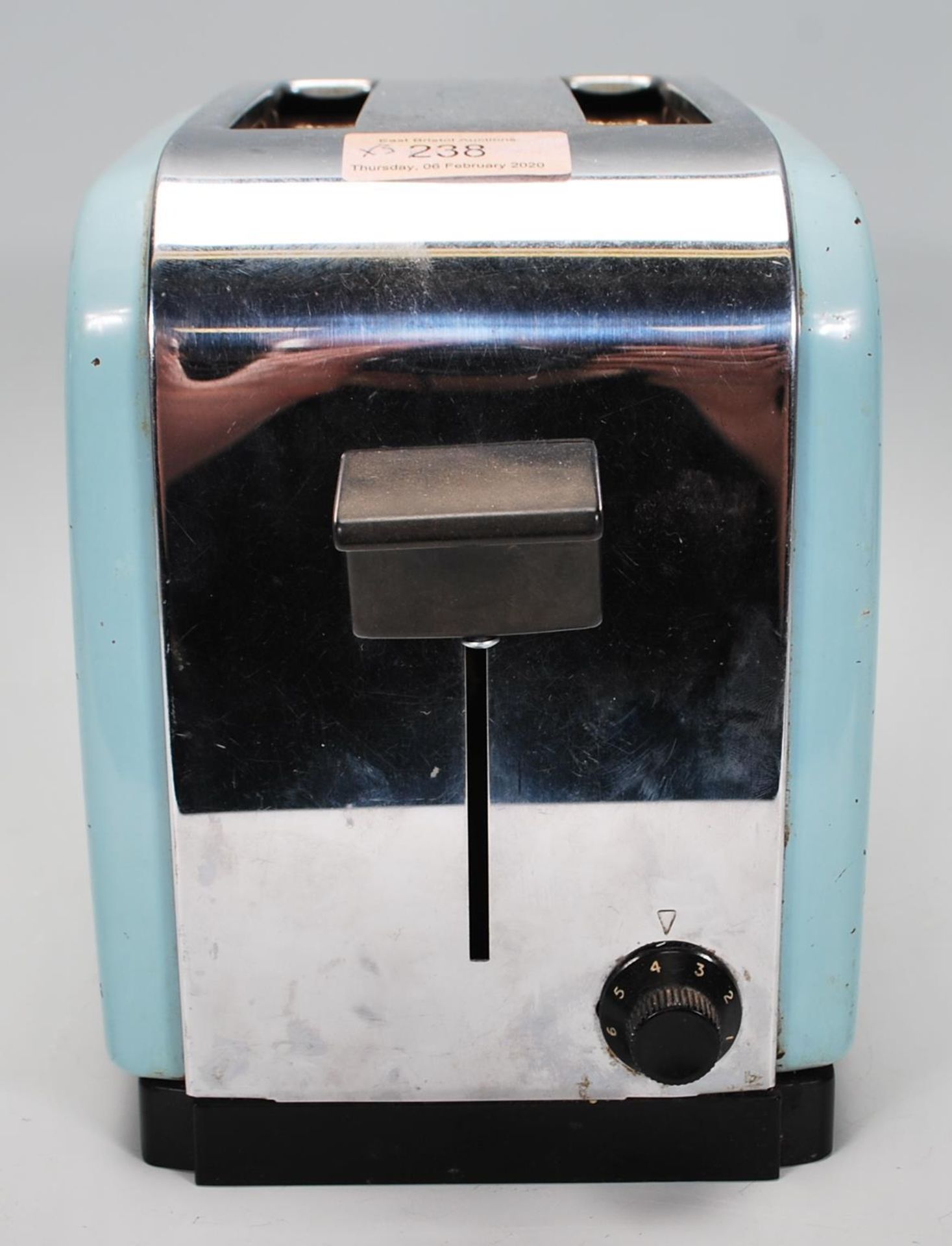 A small group of vintage retro 20th Century Morphy Richards appliances to include a baby blue and - Bild 6 aus 8