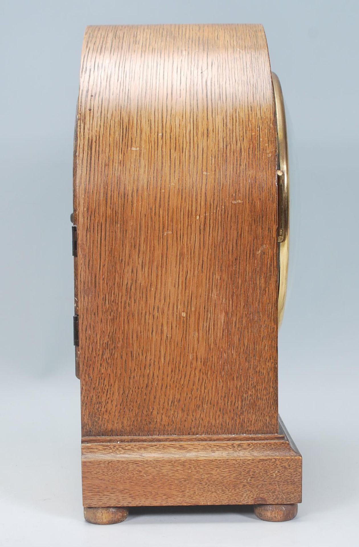 An early 20th century mahogany cased English bracket clock having inset 8 day brass movement. The - Bild 3 aus 7