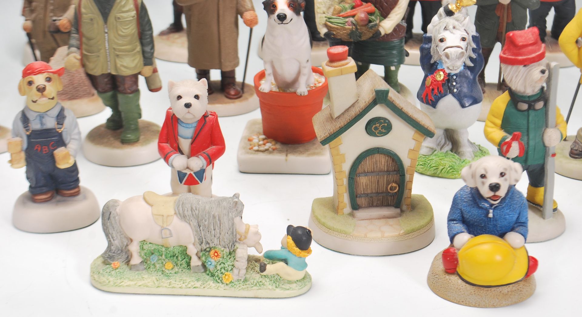 A collection of Robert Harrop ceramic collectable dog figurines to include mostly Country Companions - Bild 3 aus 9
