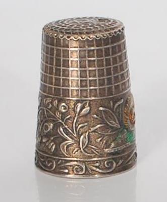 A selection of silver thimbles dating from the 19th Century onwards, five being English hallmarked - Image 2 of 7