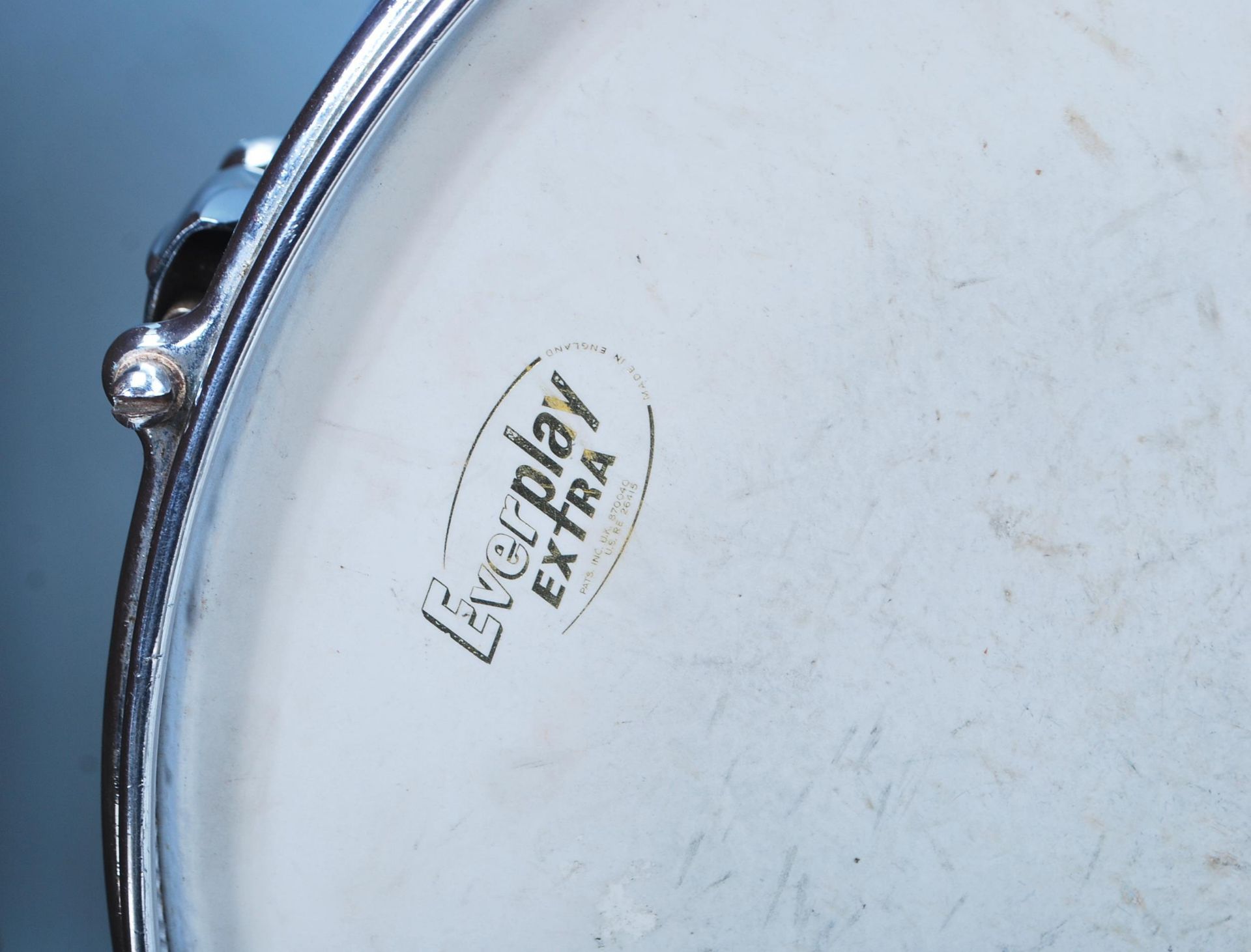 A good chrome Premier made 14 inch Snare Drum having a dark silver metallic coloured body. - Bild 4 aus 8