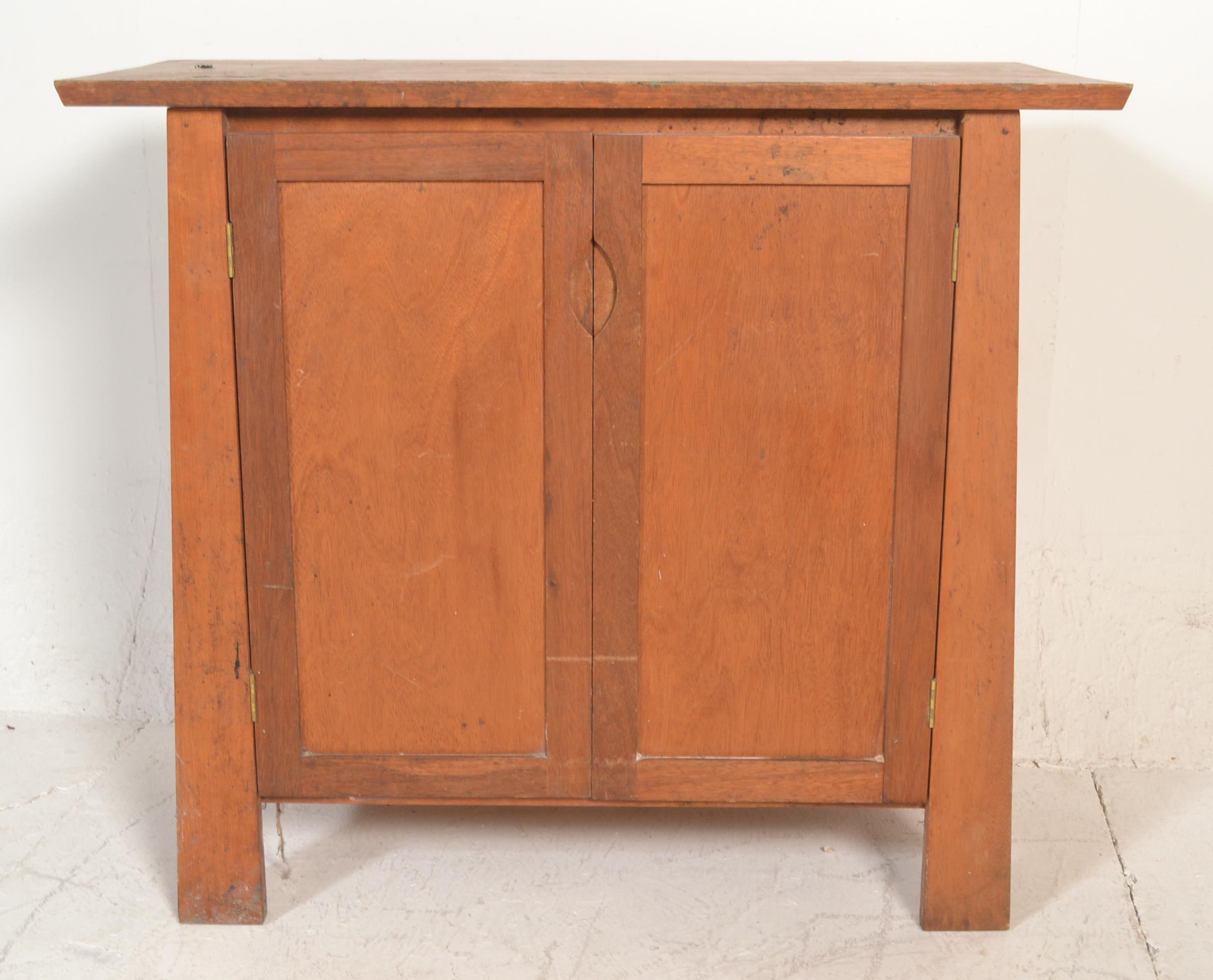 An antique style Arts & Crafts cabinet sideboard. - Image 3 of 6