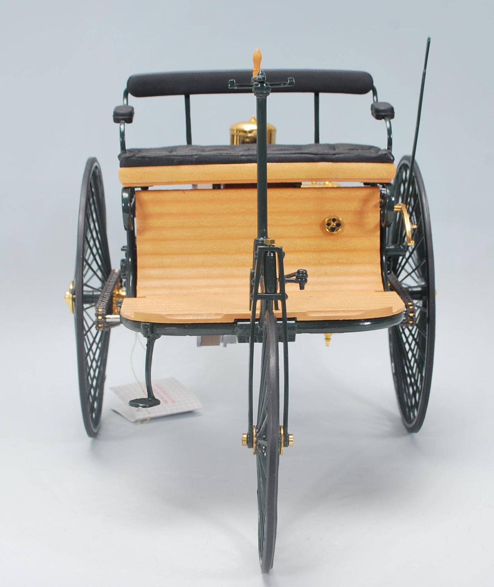 A Franklin Mint Precision Model of a Mercedes Benz 1886 patent motorwagen, Patentschrift no.37435 - Bild 3 aus 7