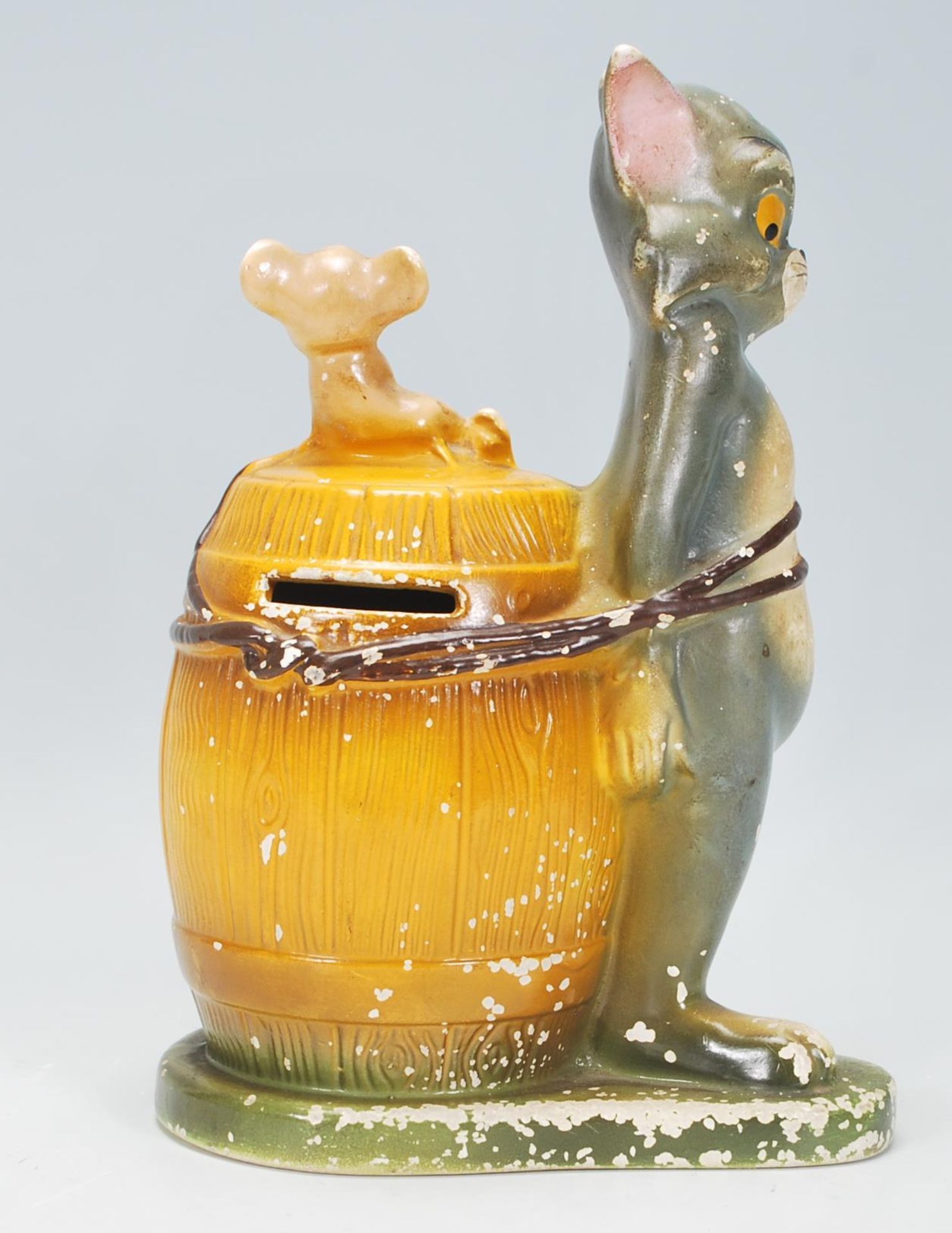 A vintage retro 20th Century 1972 Tom and Jerry money box depicting Tom strapped to a barrel with - Bild 3 aus 7