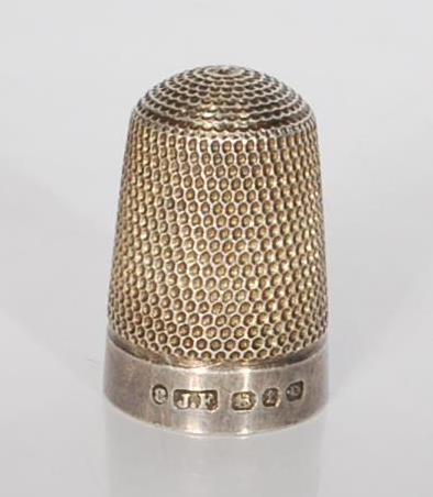 A selection of silver thimbles dating from the 19th Century onwards, five being English hallmarked - Image 7 of 7