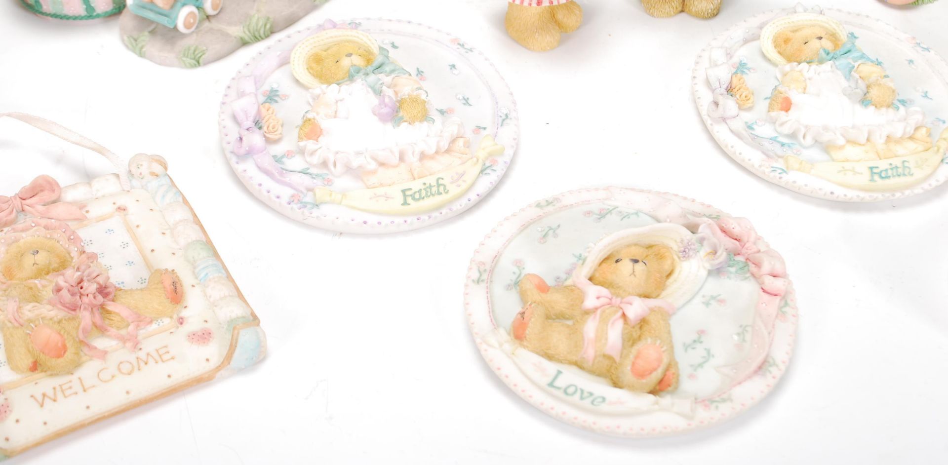 A large collection of Cherished Teddies of varying models and sizes to include 'Mary, Mary Quite - Bild 6 aus 10