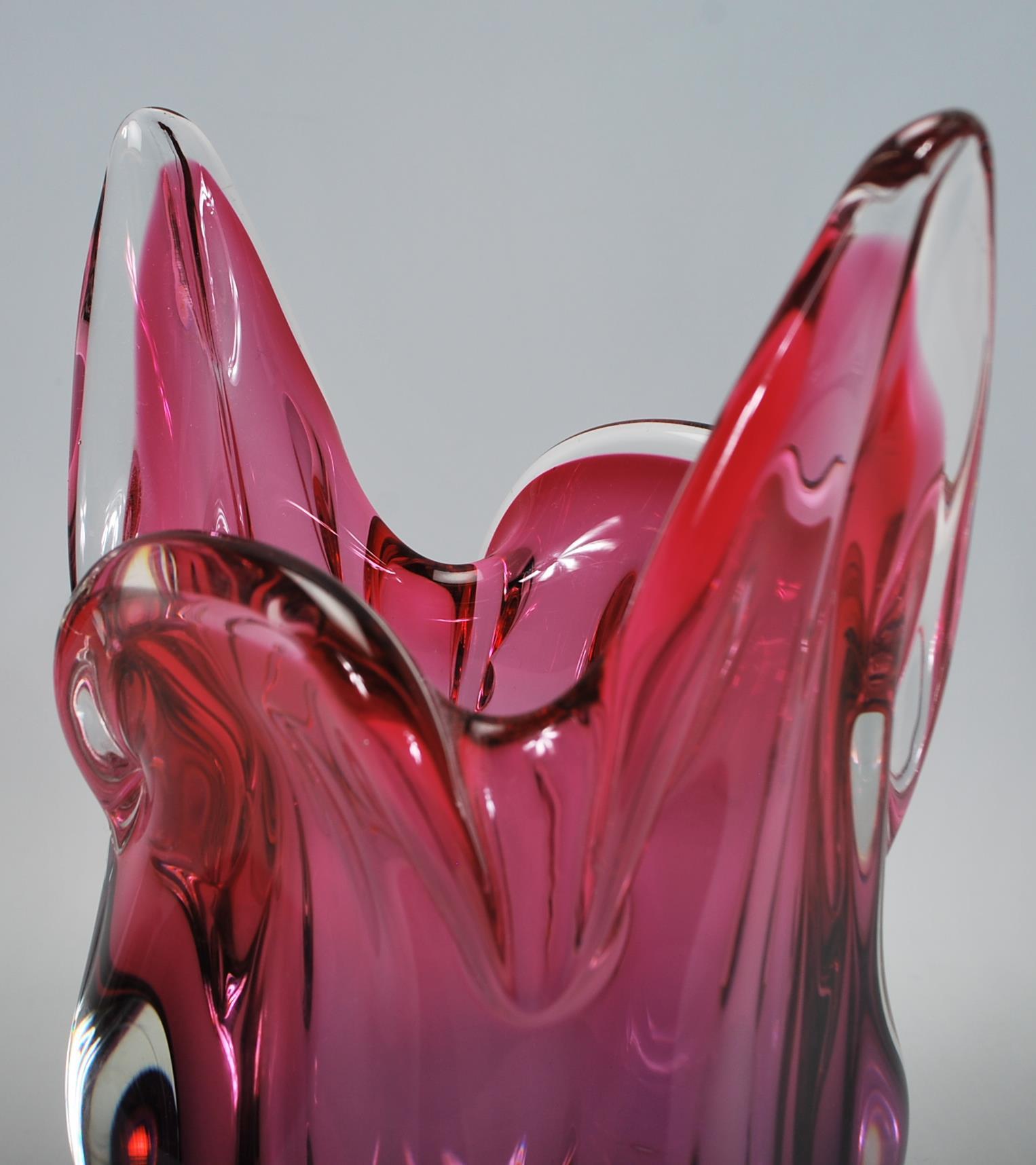 Art Glass - A retro 20th Century oval glass table centrepiece / bowl of cherry and amber colour - Image 13 of 13