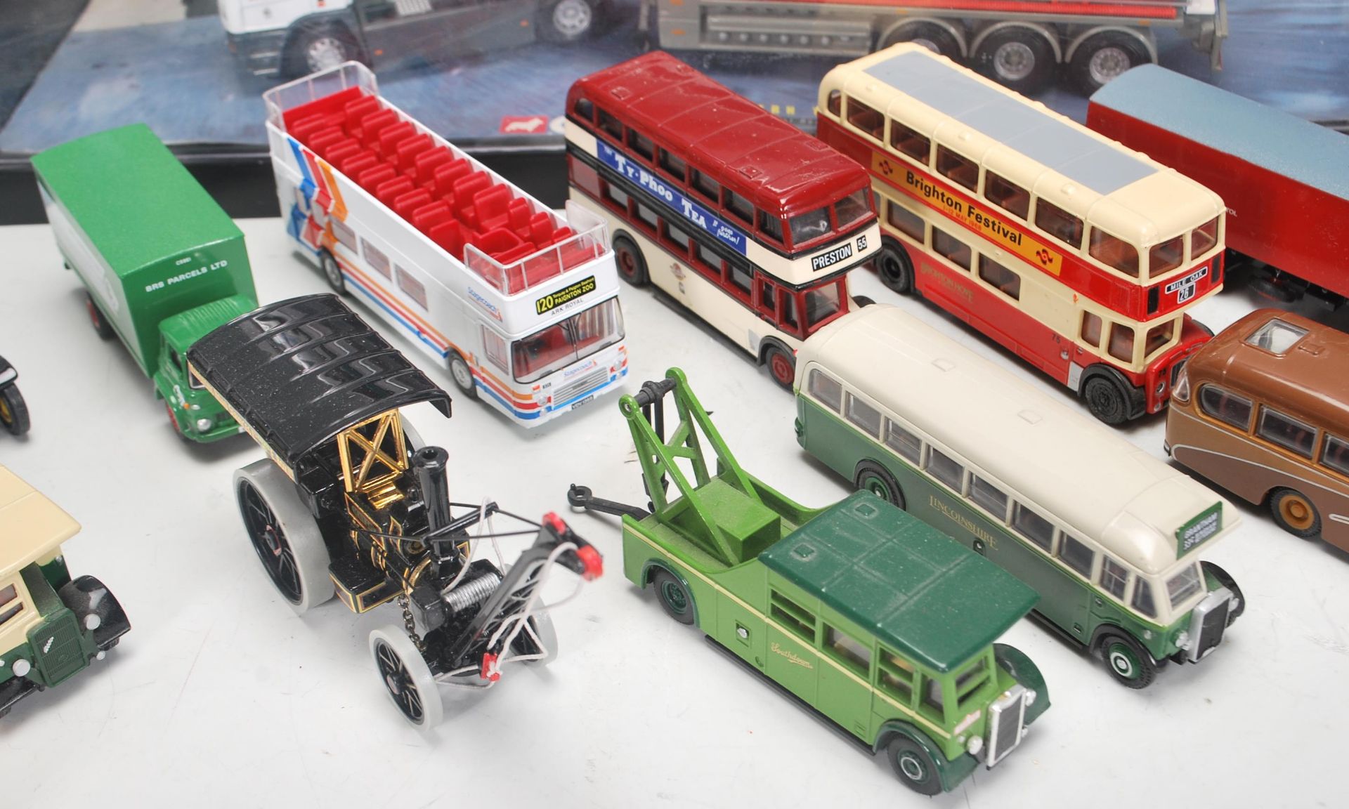 COLLECTION OF ASSORTED SCALE DIECAST MODEL VEHICLES - Bild 3 aus 5