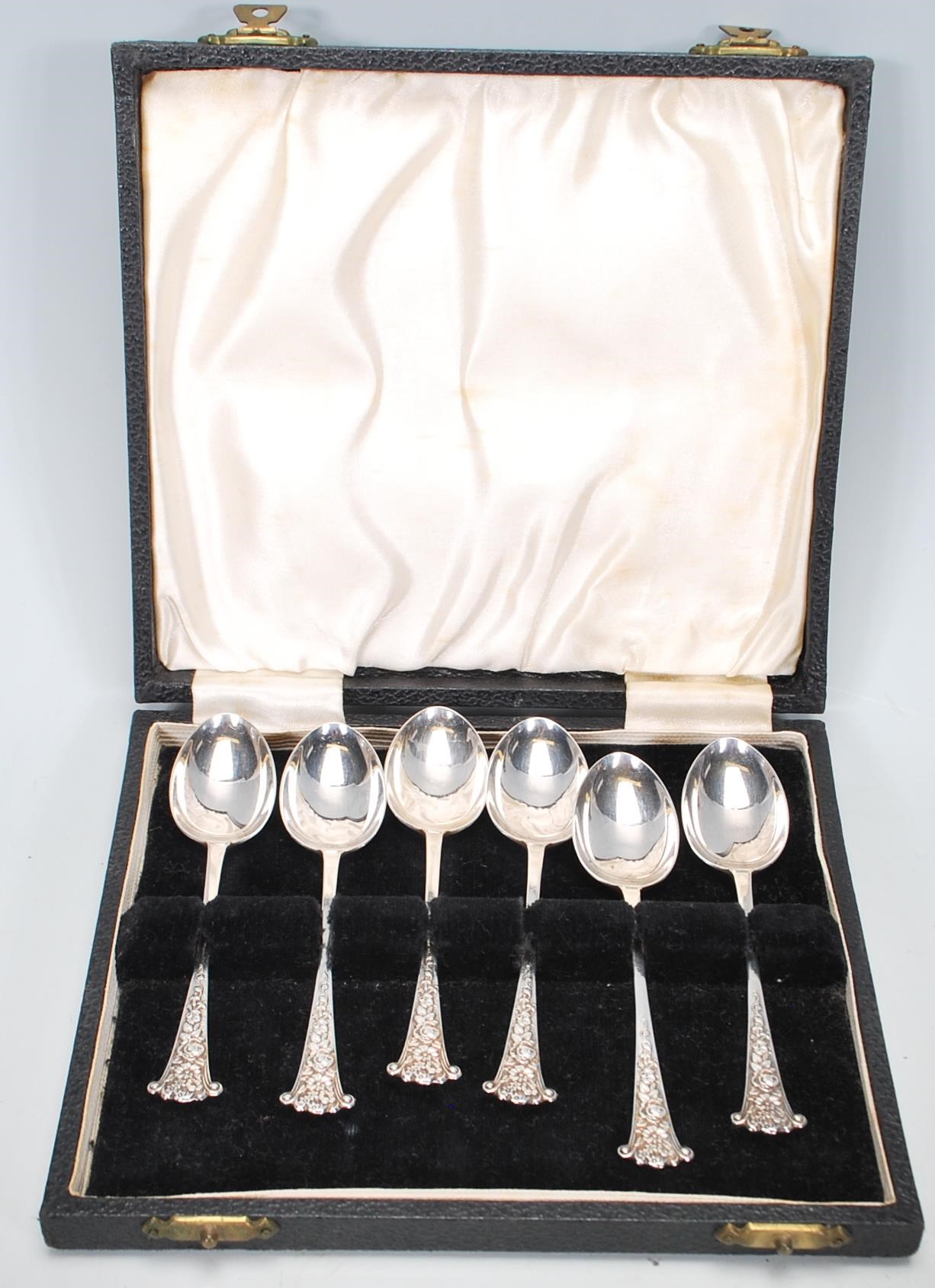 Two boxed sets of six silver hallmarked tea spoons to include a set of R W Hewett & Co spoons having - Image 2 of 10