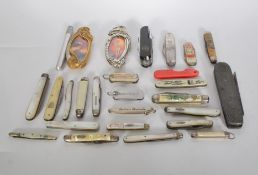 A collection of pocket knives of varying sizes and ages to include a vintage GPO Joseph Allen & Sons