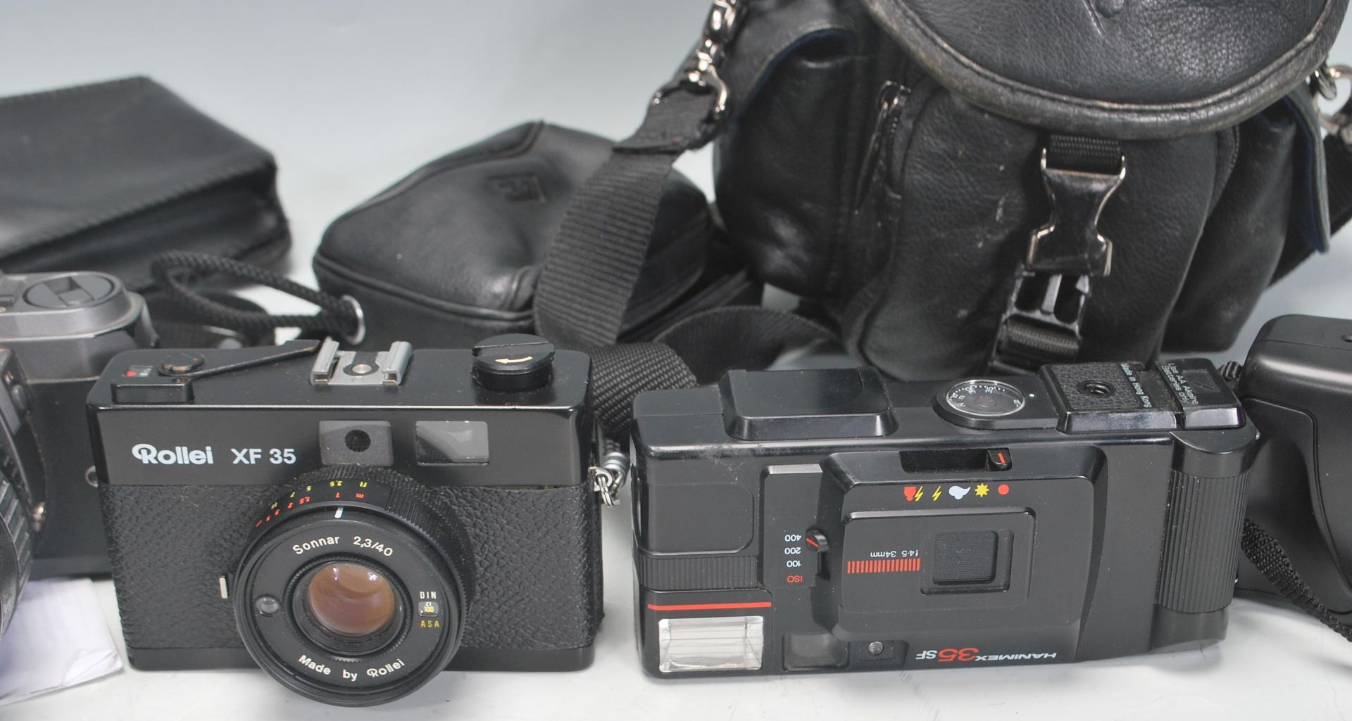 A collection of vintage film cameras to include a Pentax P30 with a Sigma UC zoom 28-70mm lens, a - Bild 3 aus 4