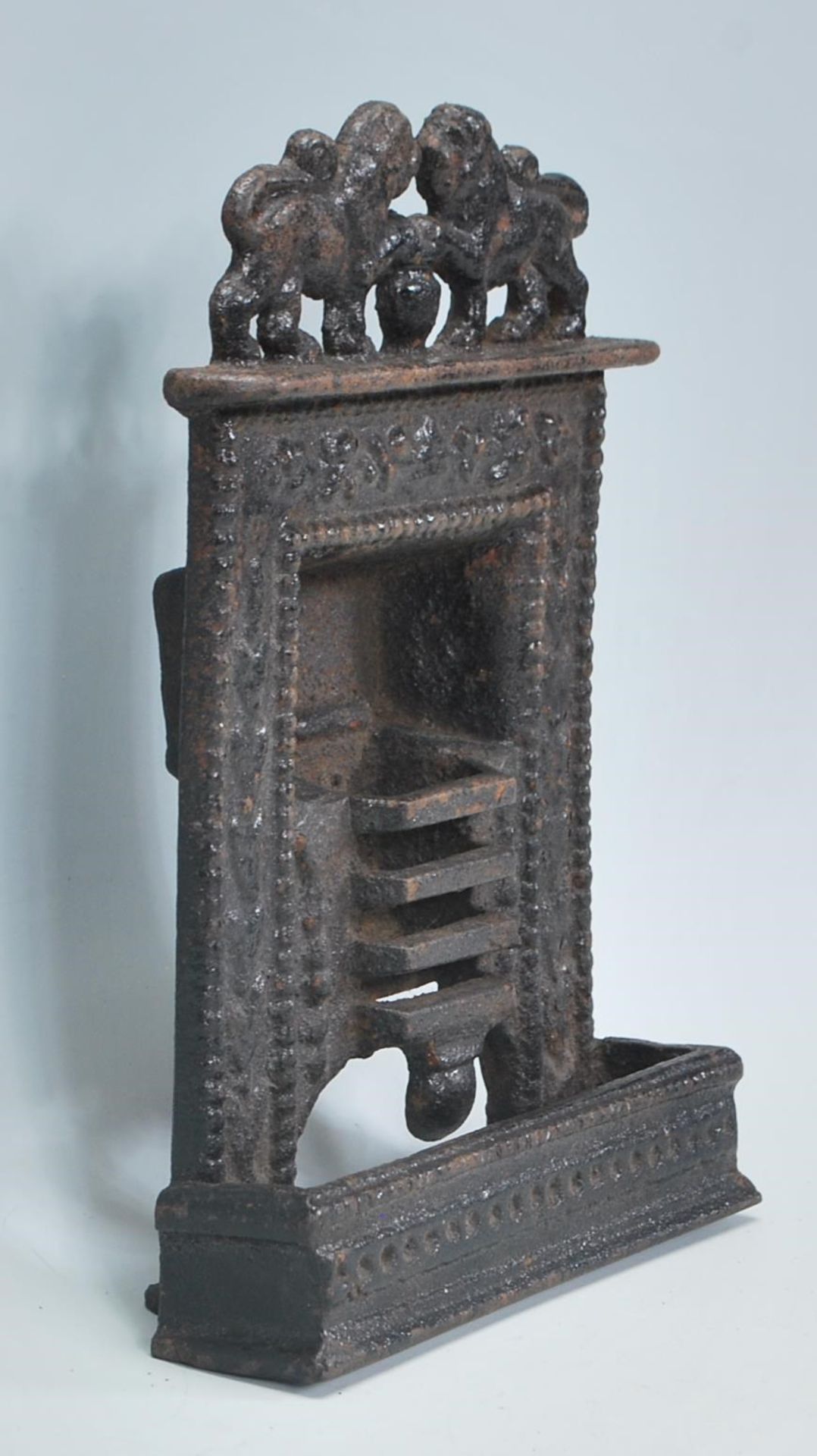 A 19th Century Victorian cast iron miniature tradesman's sample / novelty door stop in the form of a - Bild 2 aus 6