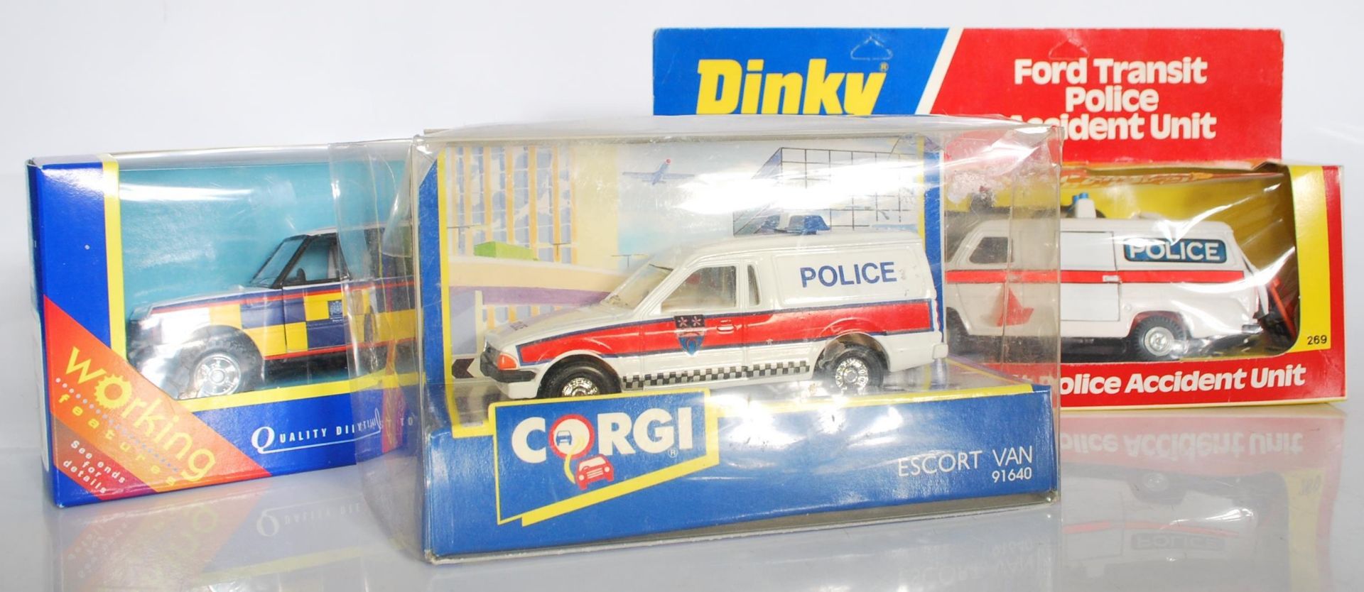 A collection of vintage diecast police related vehicles to include a boxed Ford Transit Police - Bild 3 aus 7