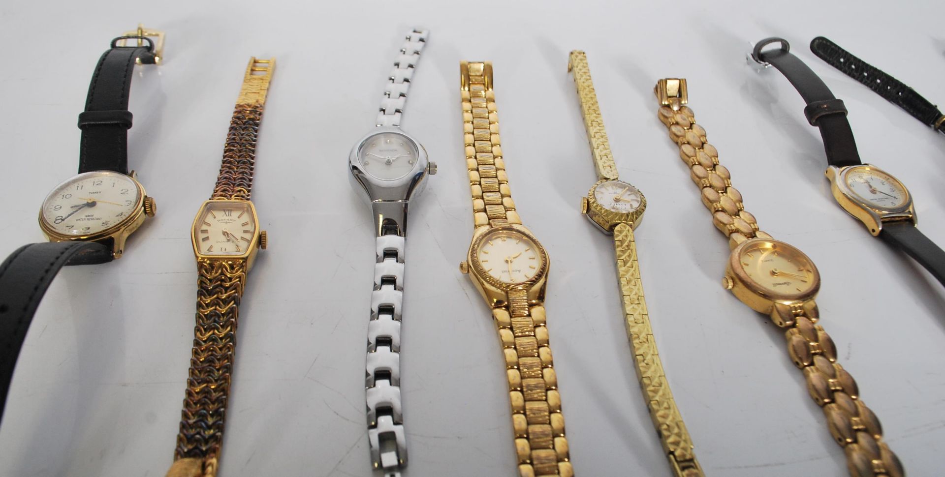 A collection of vintage ladies cocktail watches to include an Omega cocktail watch with baton - Bild 6 aus 12