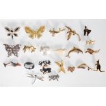 A selection of vintage mid 20th Century 60's / 50's brooches in the form of animals, most being gold