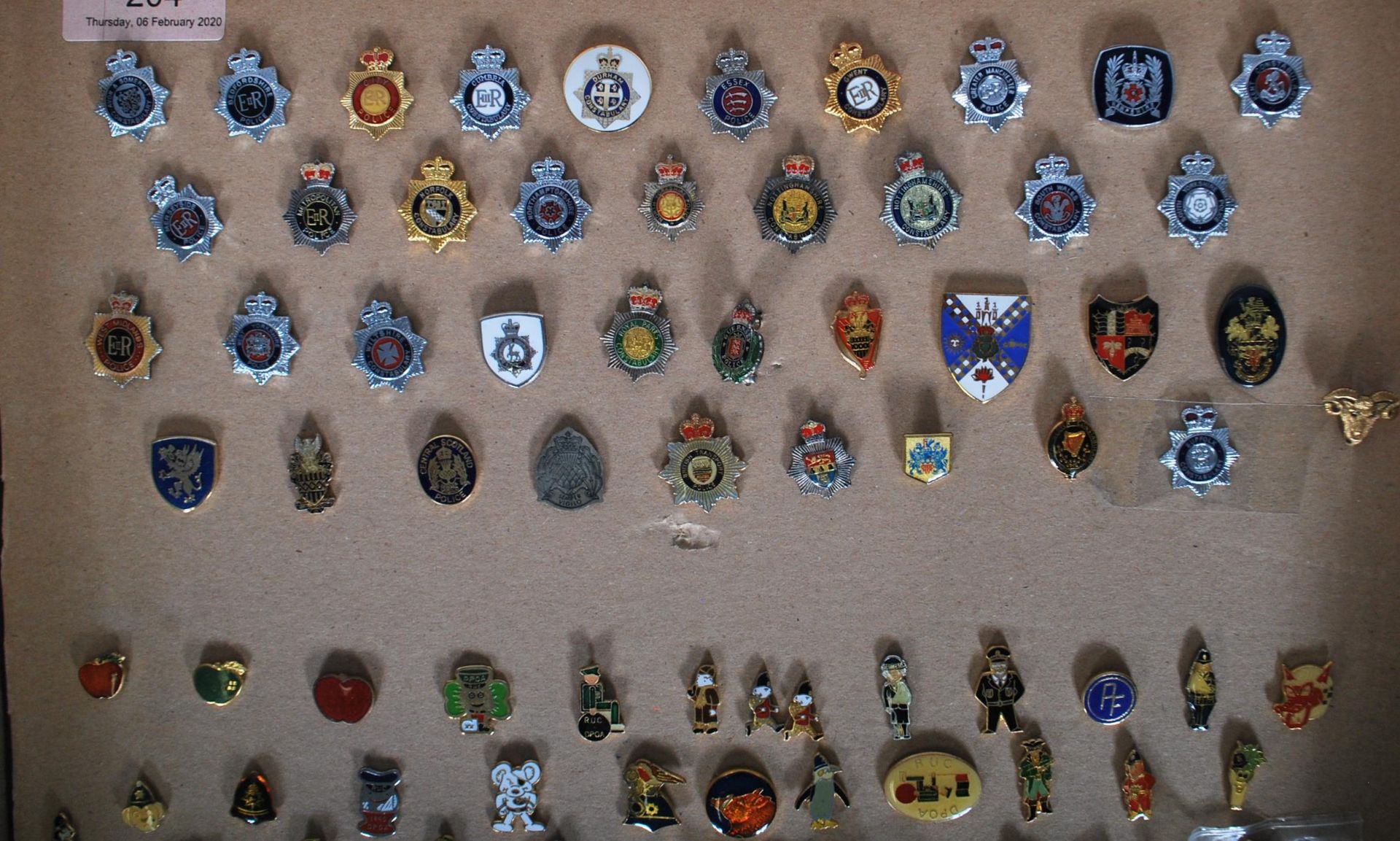 A collection of 20th Century vintage police related enamelled pin badges to include a selection of - Bild 2 aus 6