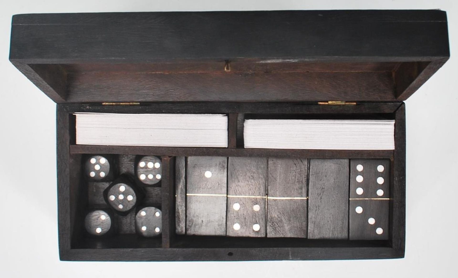 An early 20th Century ebonised mahogany games box of rectangular form inlaid with silver white metal - Bild 3 aus 5