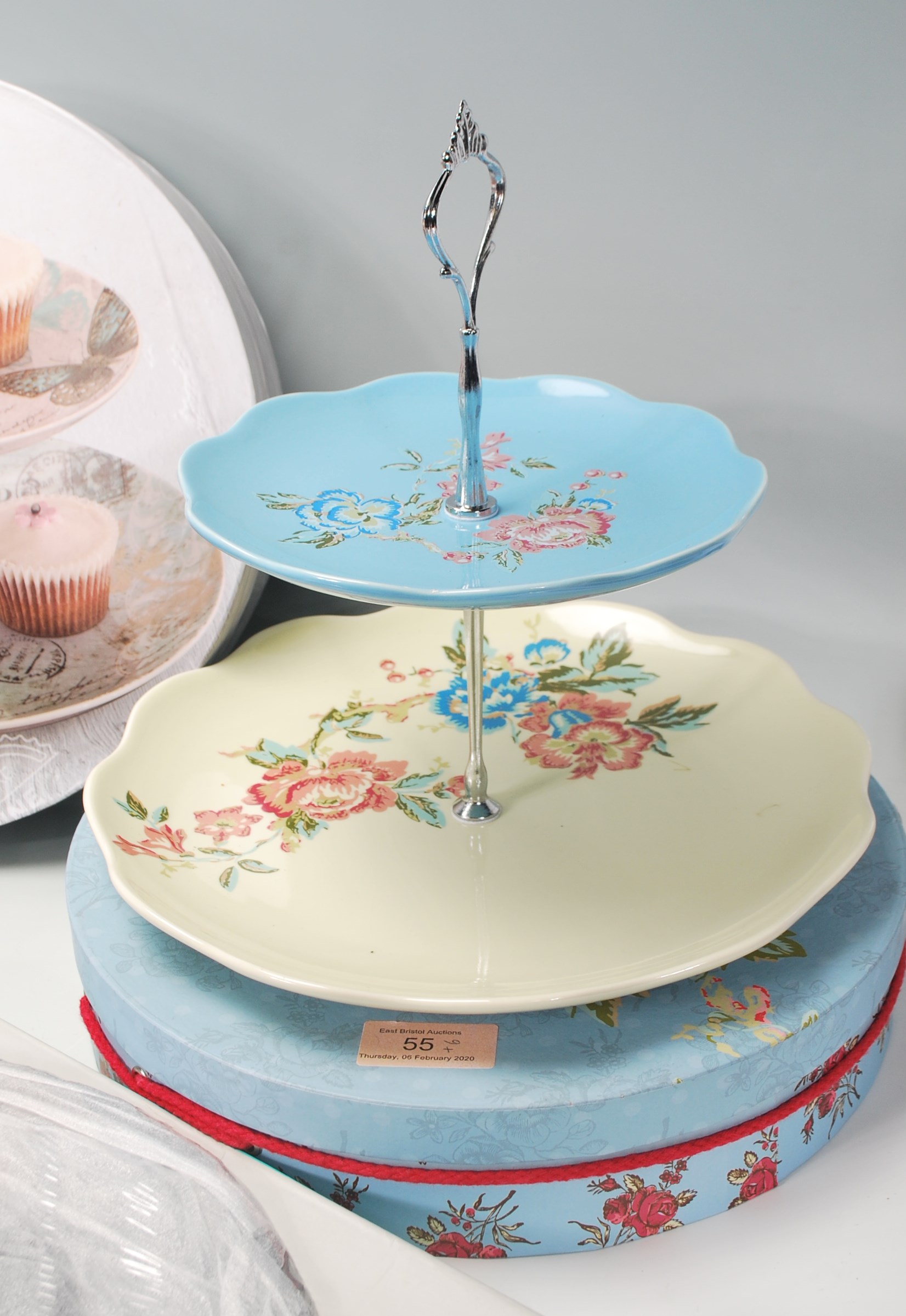 A group of six contemporary china cake stands to include a Rosies Pantry two tier cake stand, two - Image 2 of 7