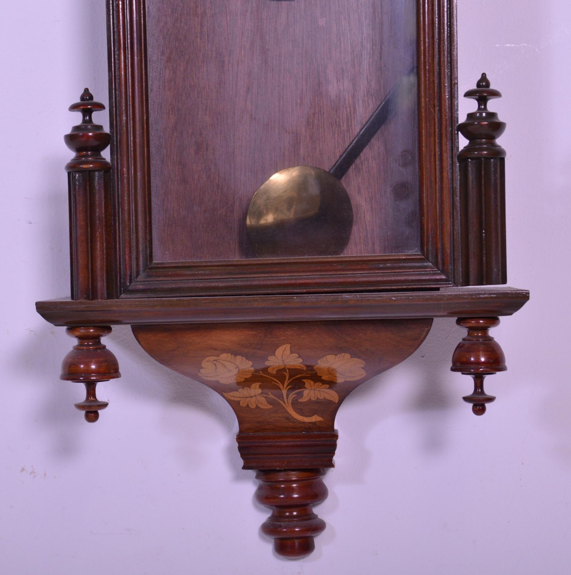 An early 20th century mahogany cased Vienna regulator wall clock complete with pendulum and - Bild 4 aus 5