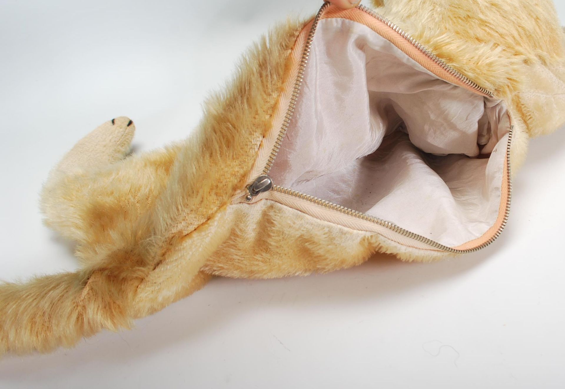 A rare 1930's antique mohair stuffed dog pajama bag, having metal zipper on the back revealing a - Bild 6 aus 8