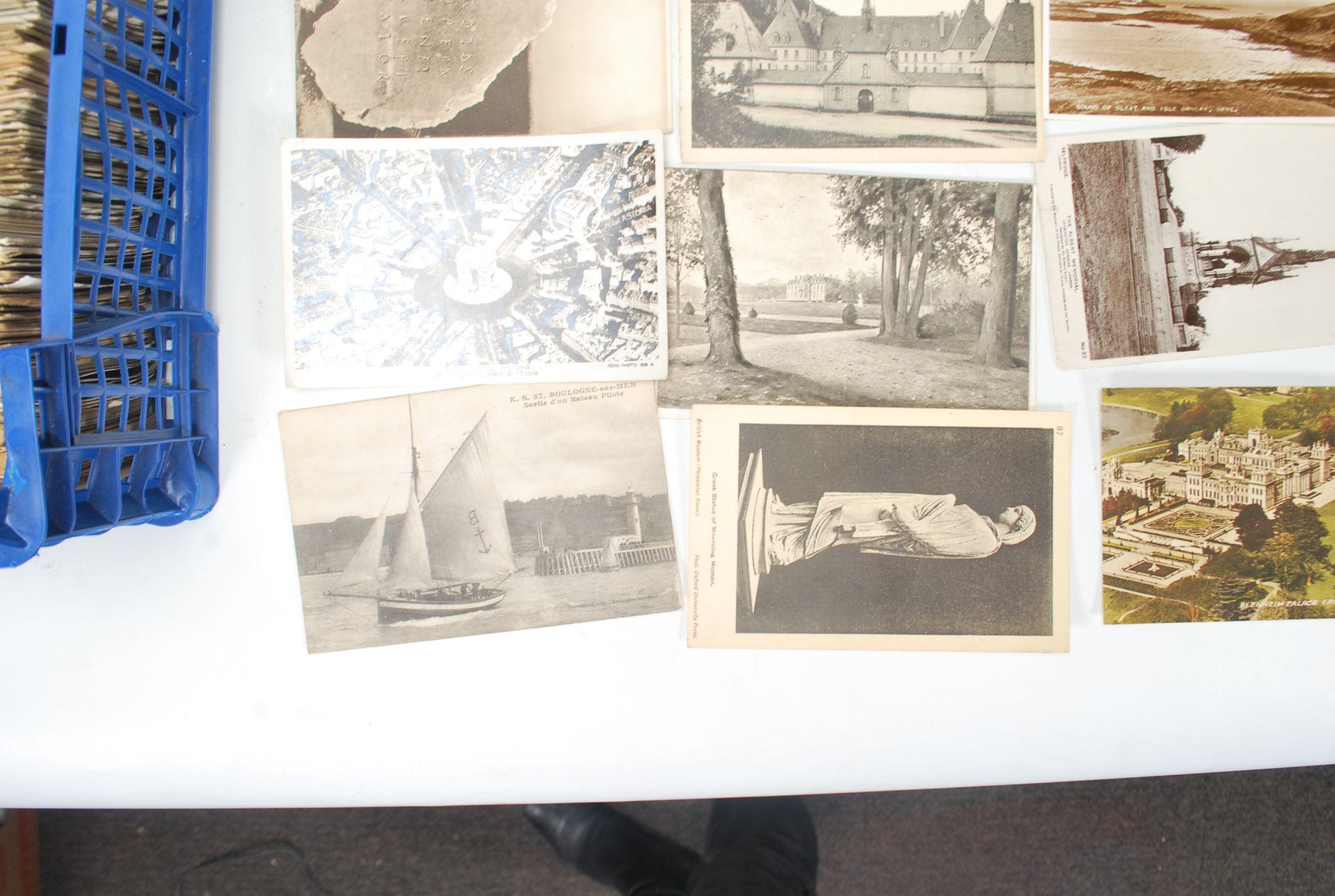 A large collection of postcards dating from the 19th Century onwards to include a selection of - Image 3 of 6