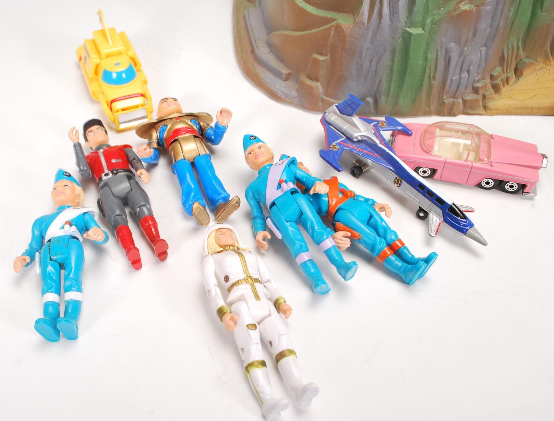 A collection of vintage original Gerry Anderson's Thunderbirds Matchbox diecast toys comprising a - Bild 2 aus 7