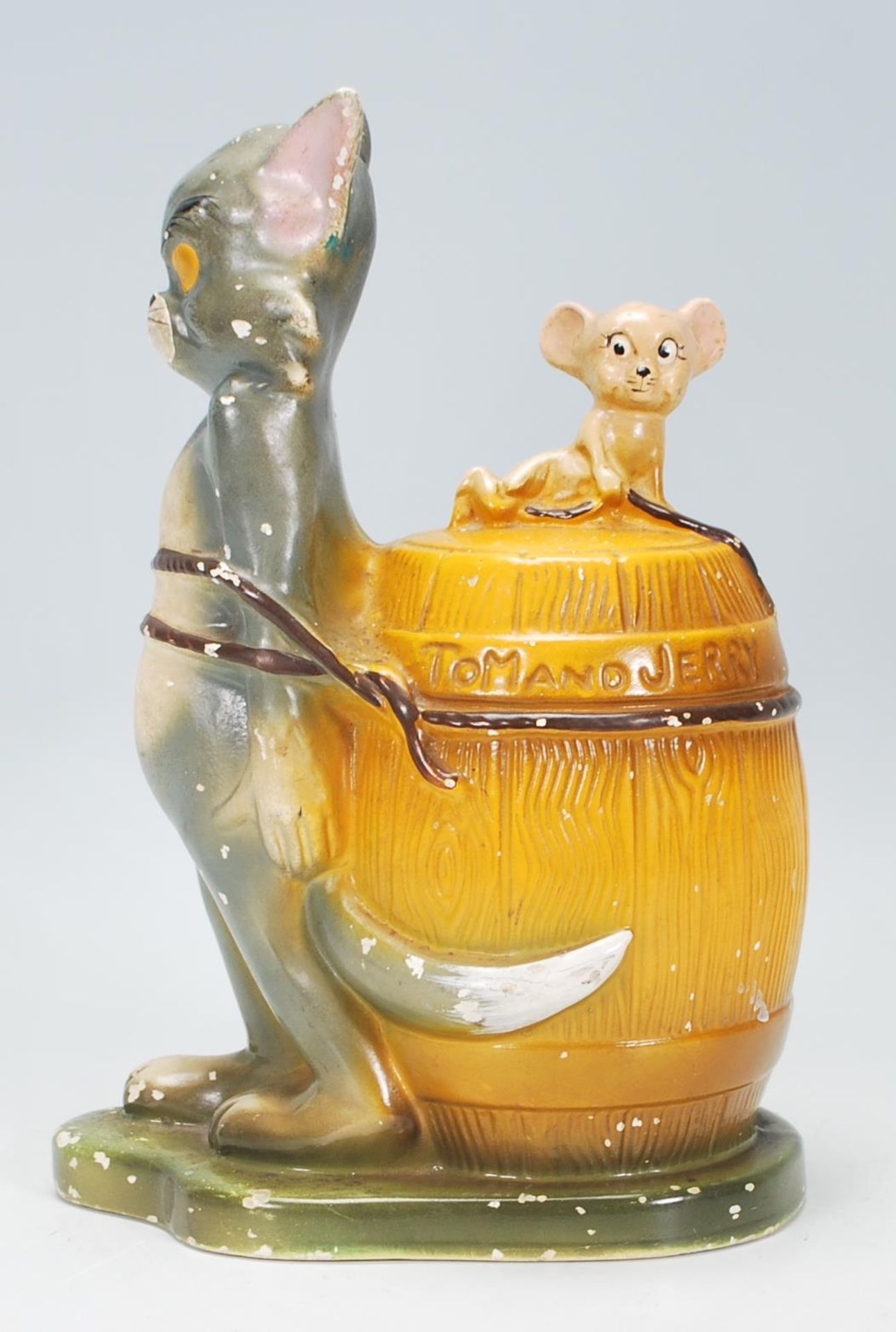 A vintage retro 20th Century 1972 Tom and Jerry money box depicting Tom strapped to a barrel with - Bild 5 aus 7