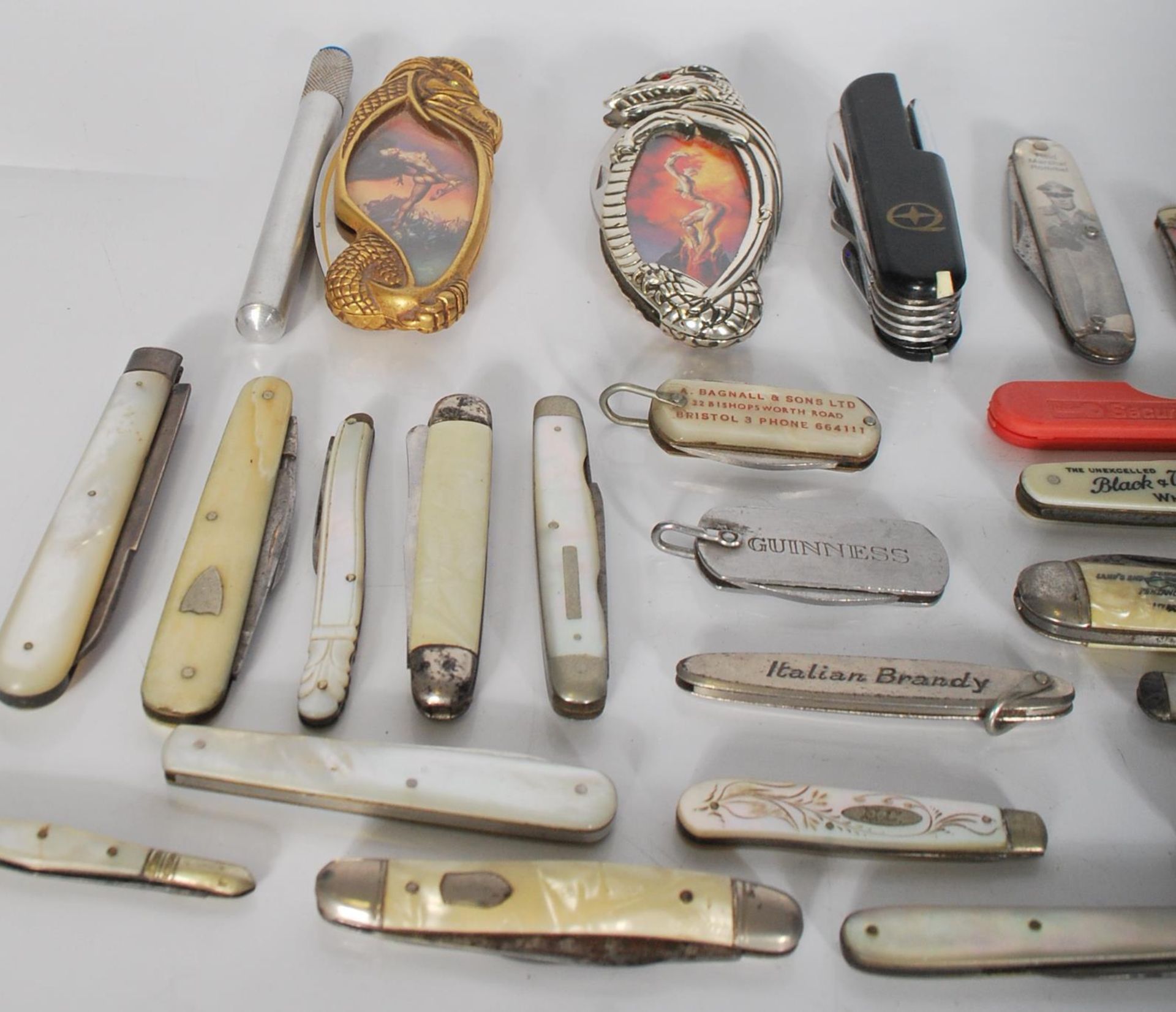 A collection of pocket knives of varying sizes and ages to include a vintage GPO Joseph Allen & Sons - Bild 2 aus 10