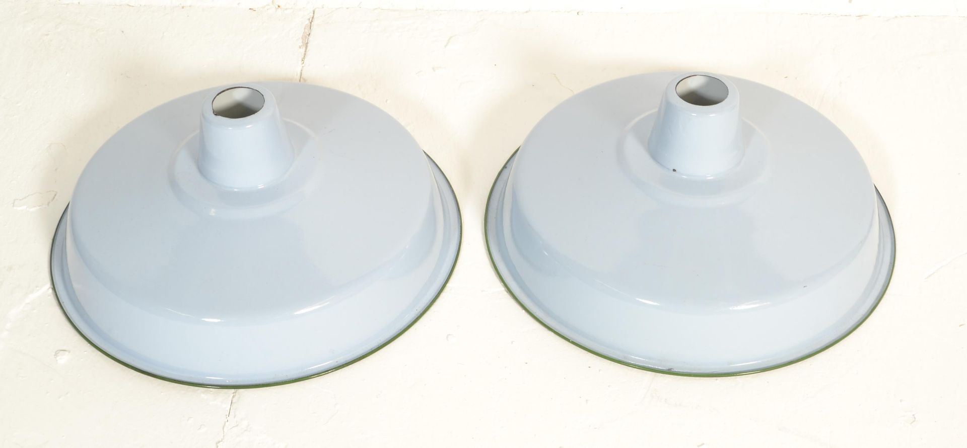 A set of four UFO enamel industrial ceiling lamp / - Bild 3 aus 4