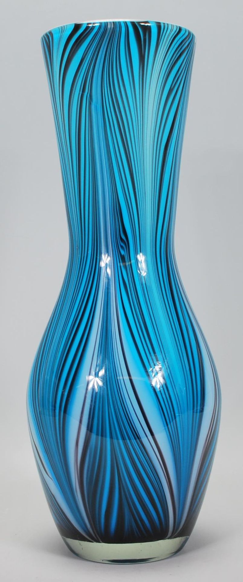 A vintage retro 20th Century glass vase of rounded body form with tapering hourglass neck having - Image 2 of 6