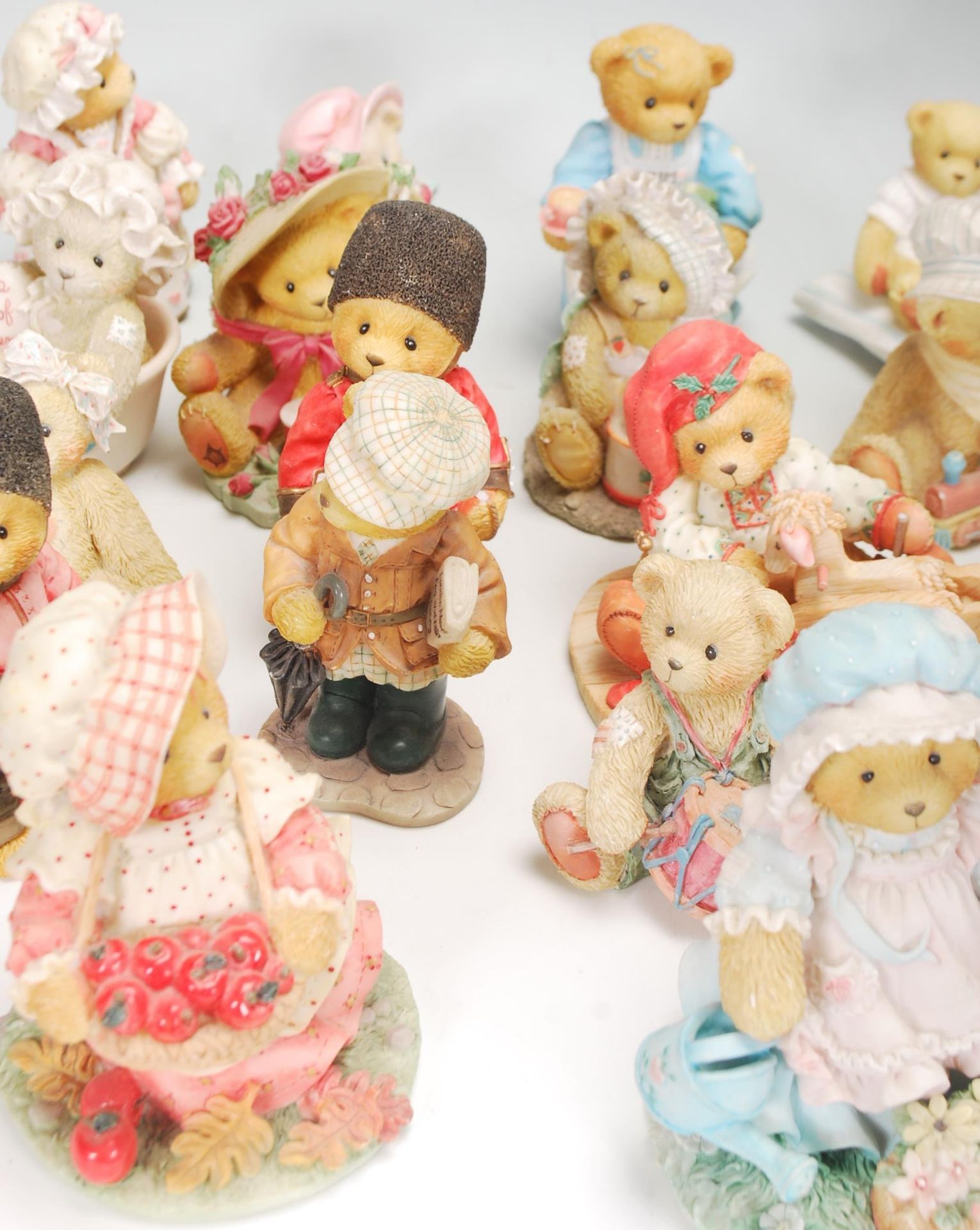 A large collection of Cherished Teddies of varying models and sizes to include 'Mary, Mary Quite - Bild 2 aus 10