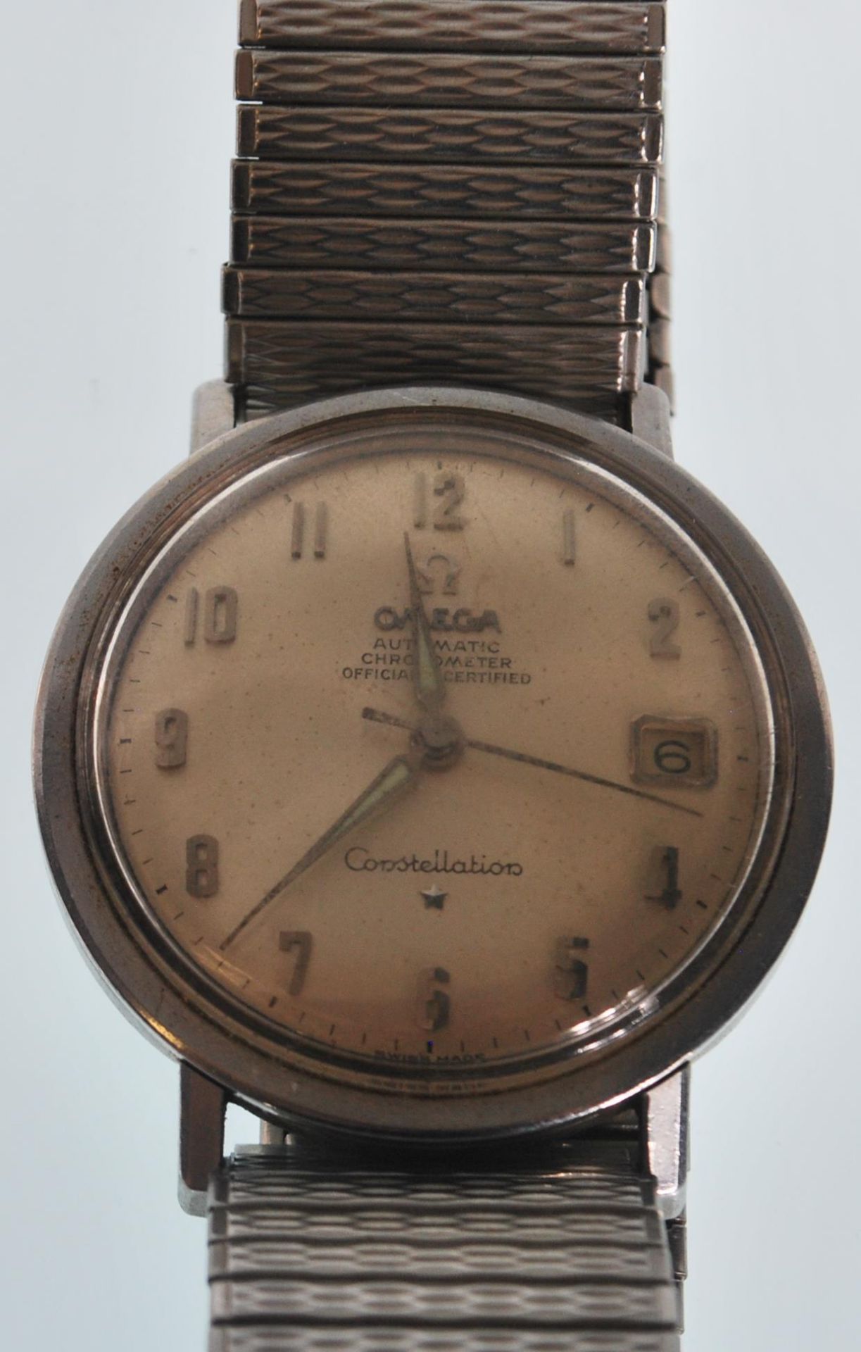 A vintage Omega Constellation Automatic Chronometer wristwatch having a champagne dial with Arabic - Bild 2 aus 7