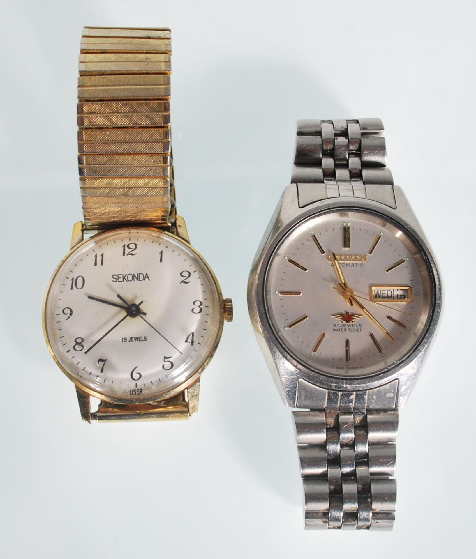 A pair of Gentlemen's wristwatches to include a Citizen Automatic 21 Jewels watch with baton