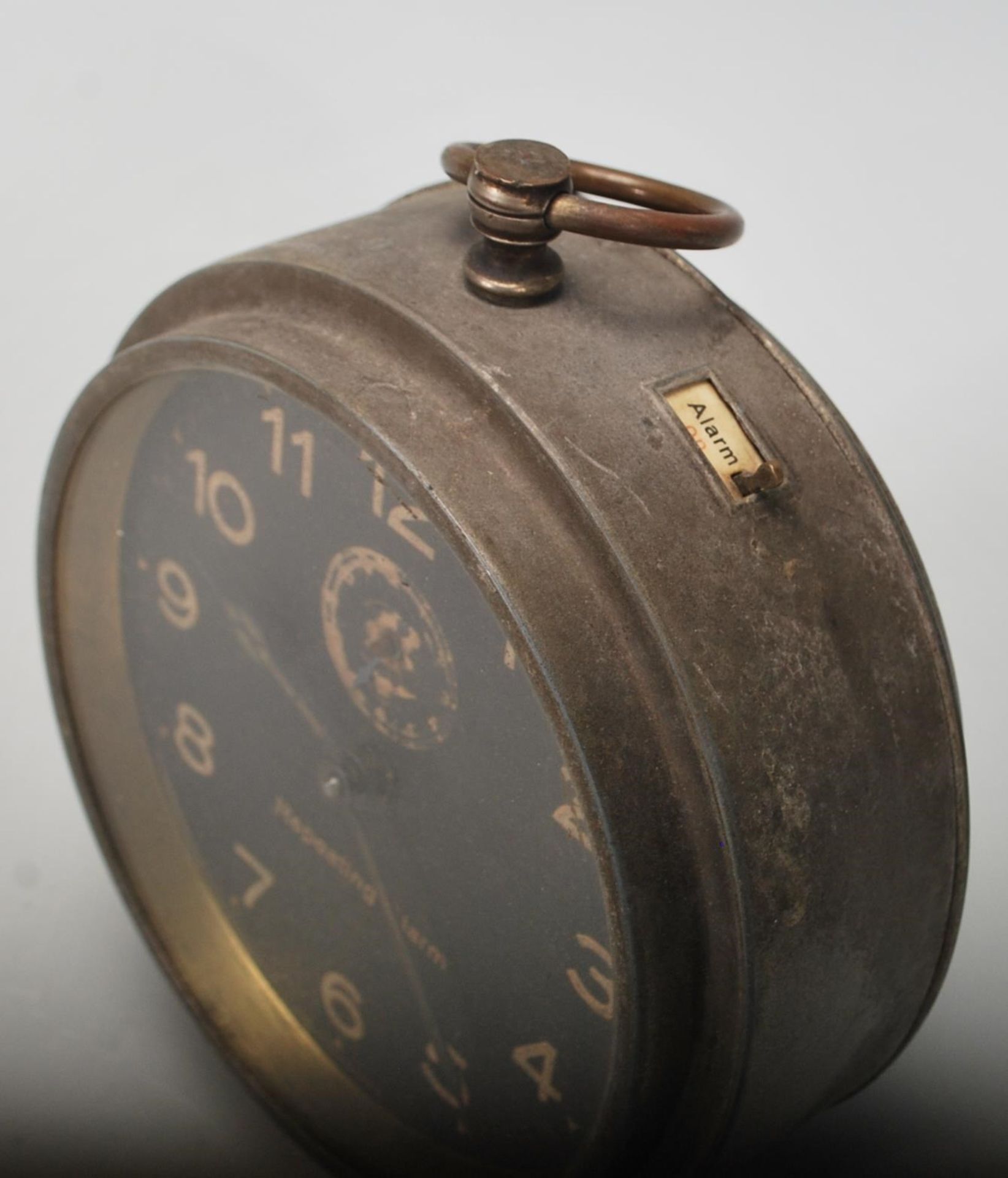 A selection of vintage 20th Century items to include a folding travel clock having a round face with - Bild 13 aus 14